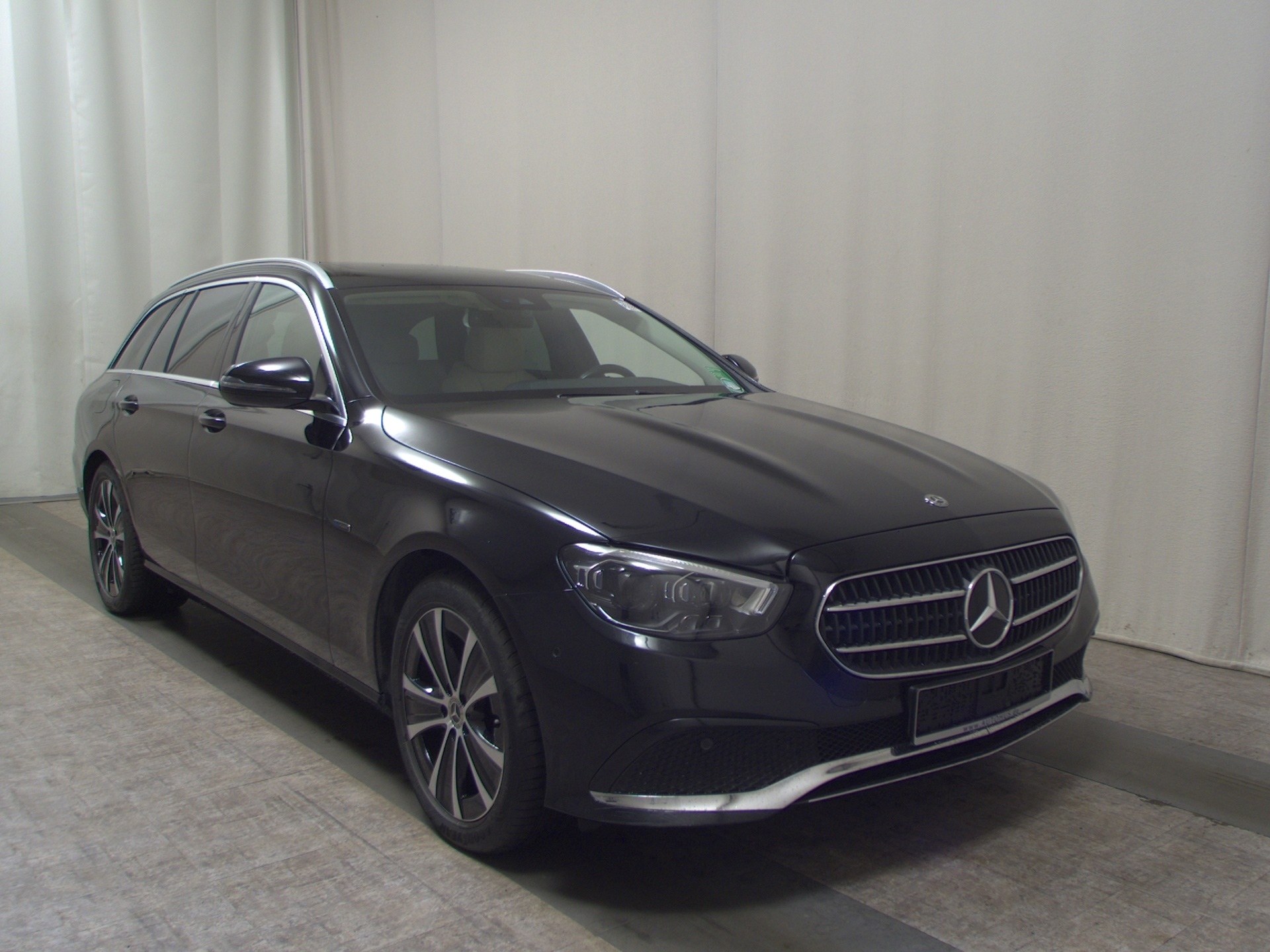 Mercedes-Benz E 300 T e Avantgarde Navi LED Widescreen GSD RFK 3