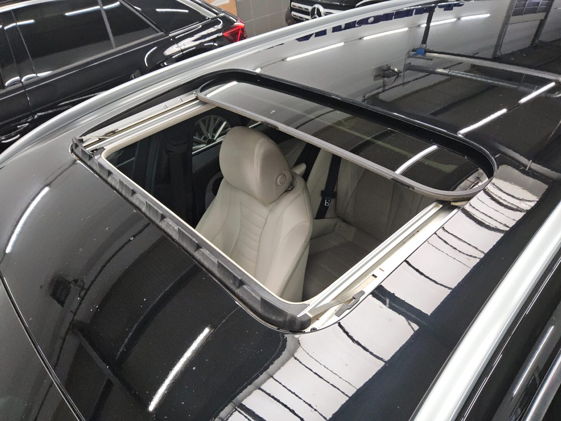 Mercedes-Benz E 300 T e Avantgarde Navi LED Widescreen GSD RFK 13