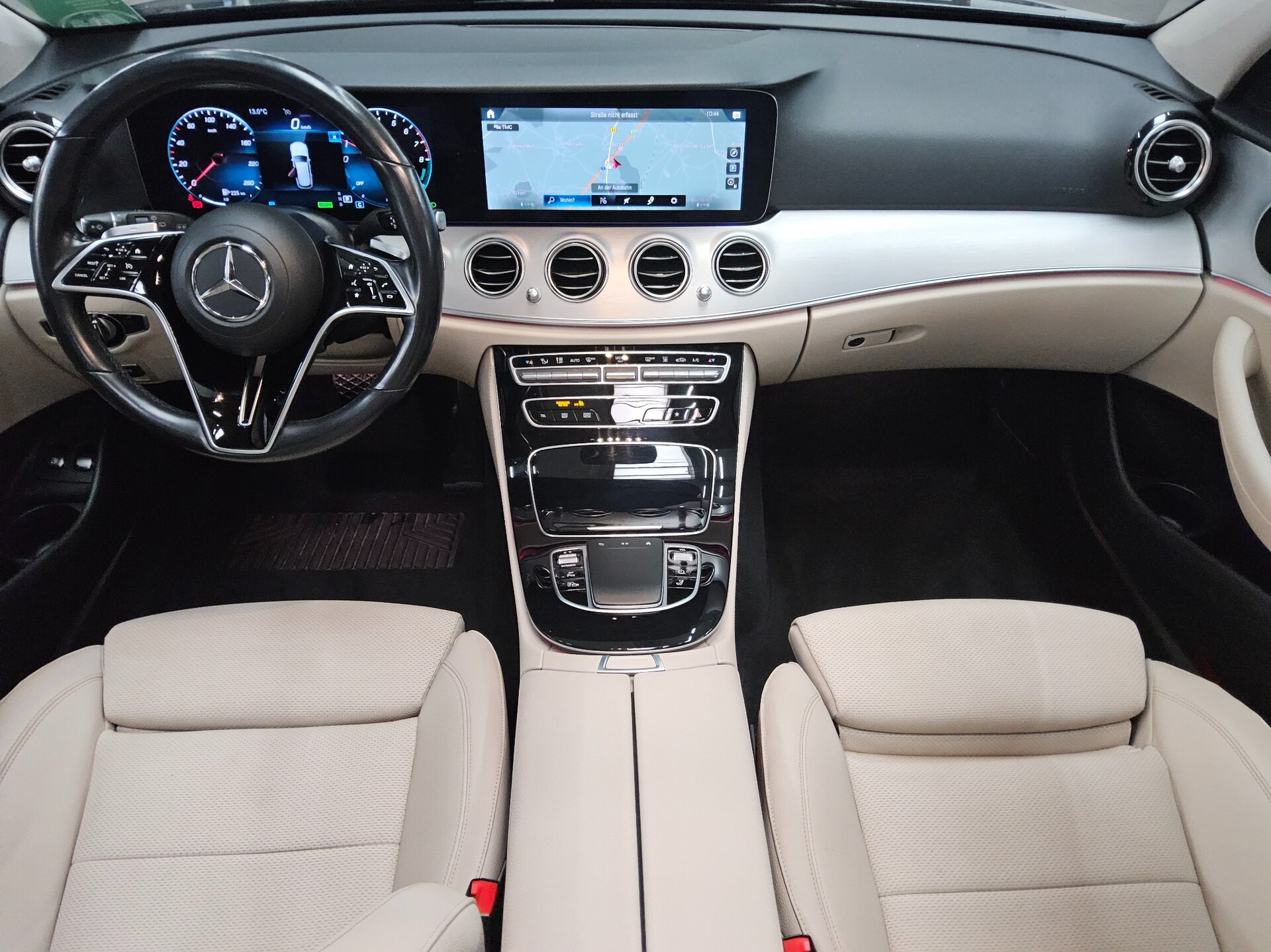 Mercedes-Benz E 300 T e Avantgarde Navi LED Widescreen GSD RFK 5