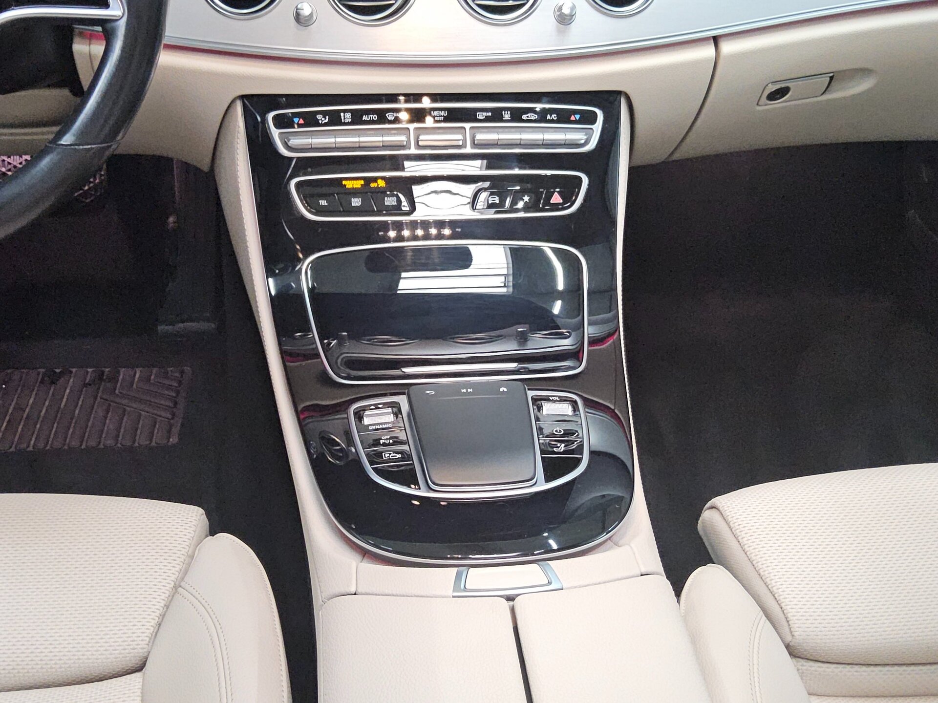 Mercedes-Benz E 300 T e Avantgarde Navi LED Widescreen GSD RFK 6