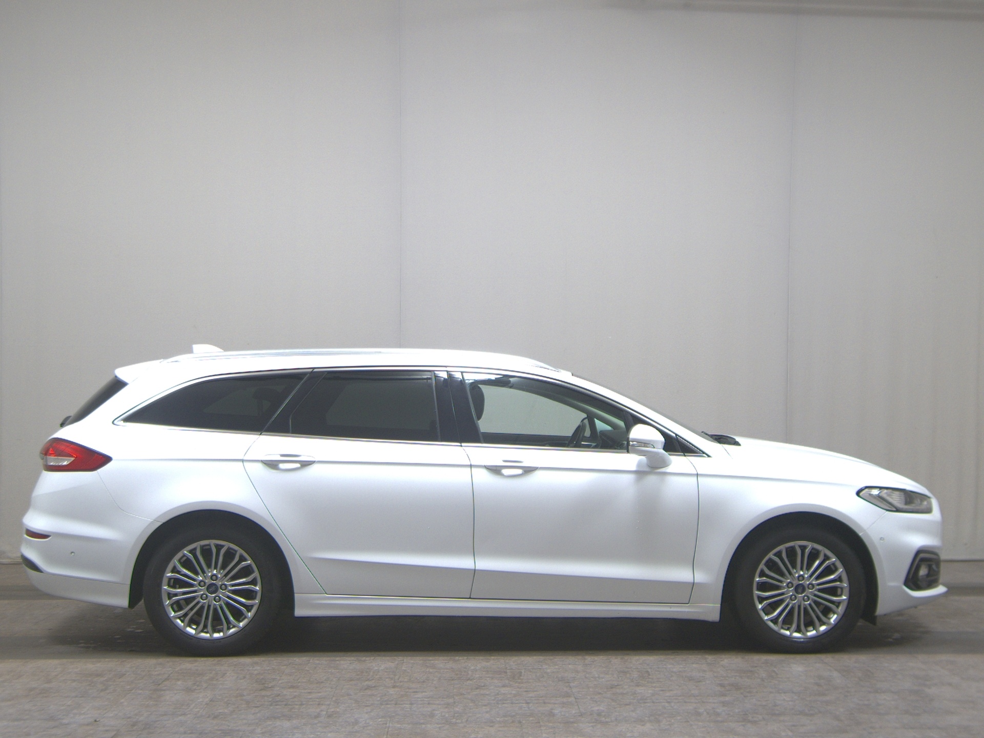 Ford Mondeo Turnier 2.0 EB Titanium Navi LED ACC DAB