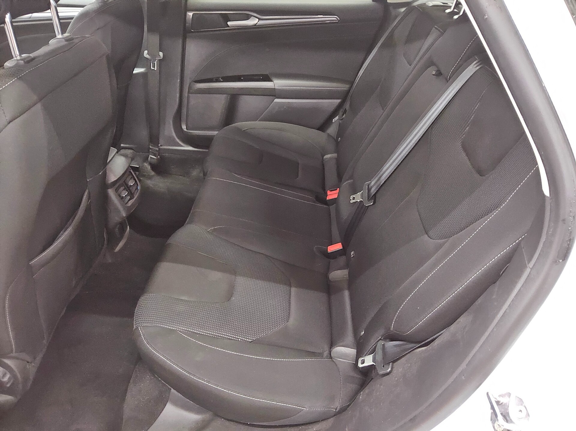 Ford Mondeo Turnier 2.0 EB Titanium Navi LED ACC DAB 13