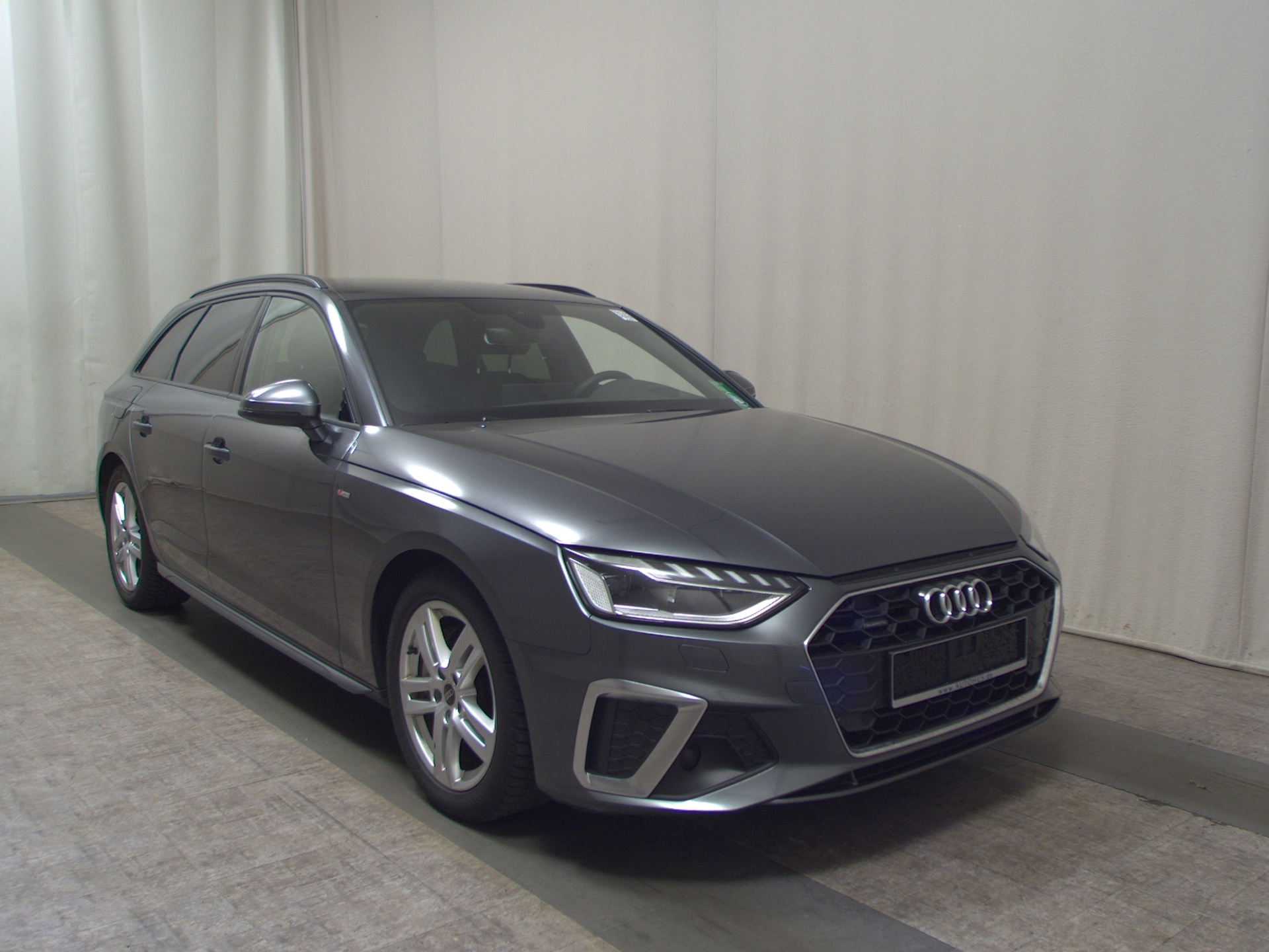 Audi A4 Avant 40 TDI Qu. S-Line Navi Matrix vc HuD 3