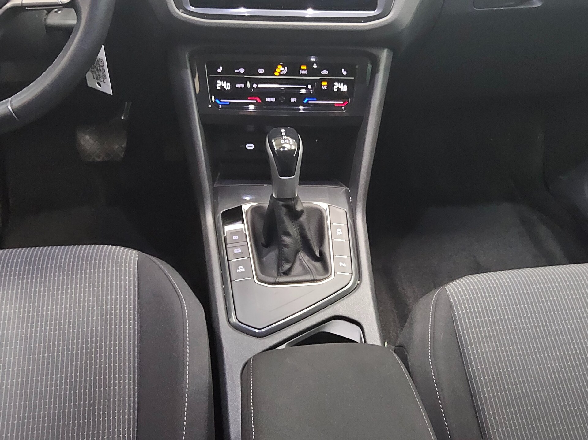 Volkswagen Tiguan 2.0 TDI Navi Matrix AHK ACC 6