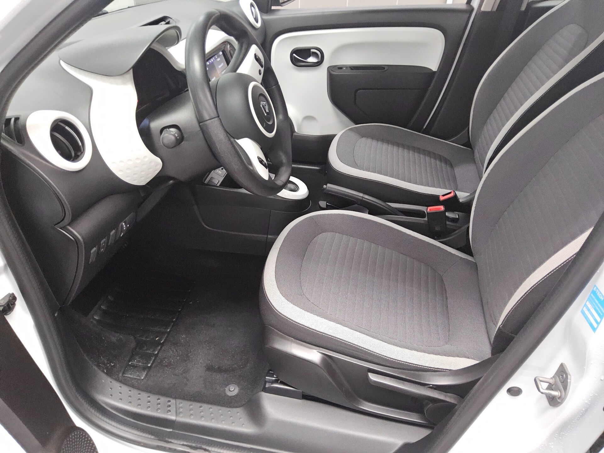 Renault Twingo Electric Equilibre DAB Bluetooth Klima 8