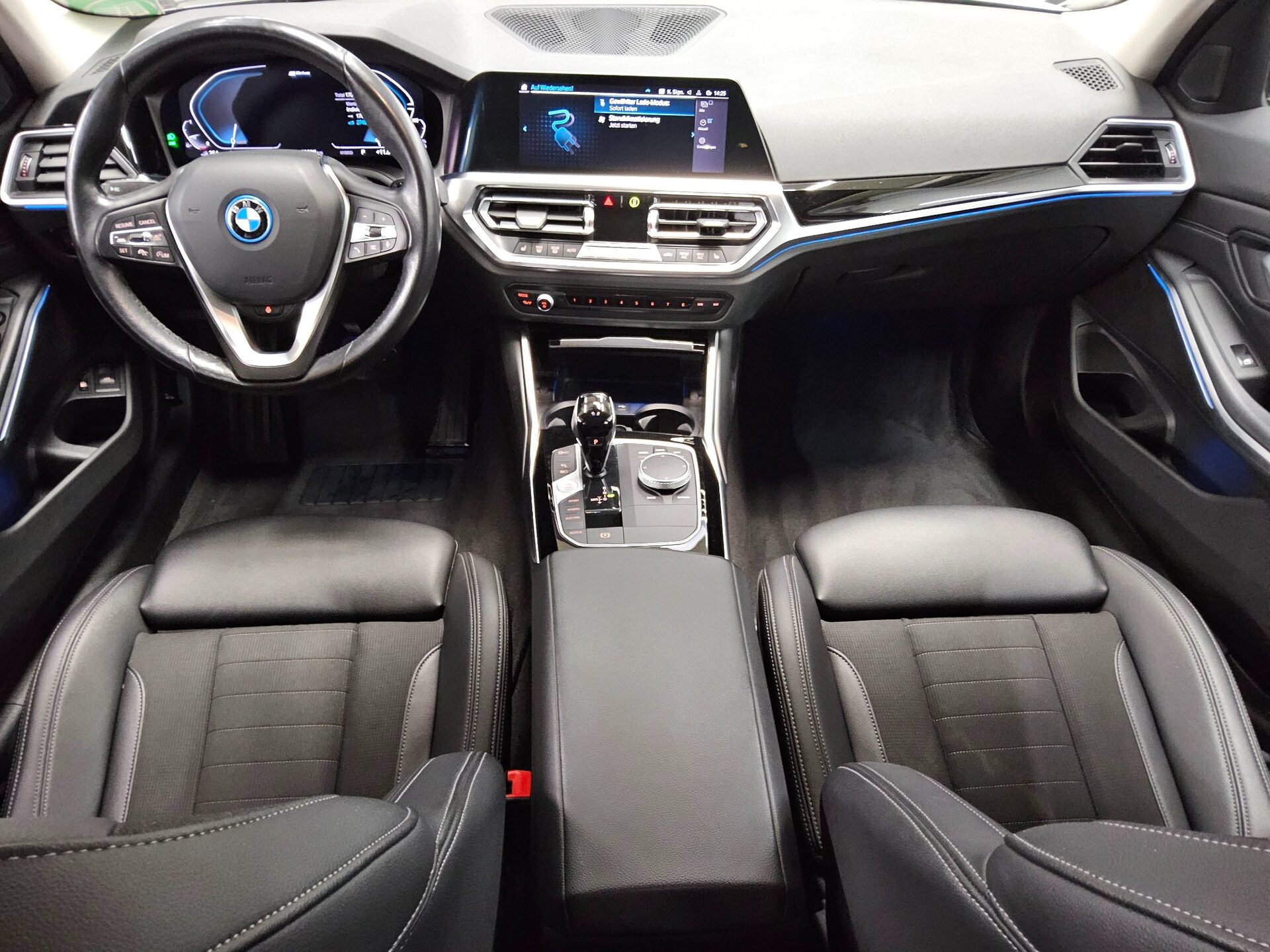 BMW 330e Touring Sport-Line Navi LC Prof. LED AHK 5