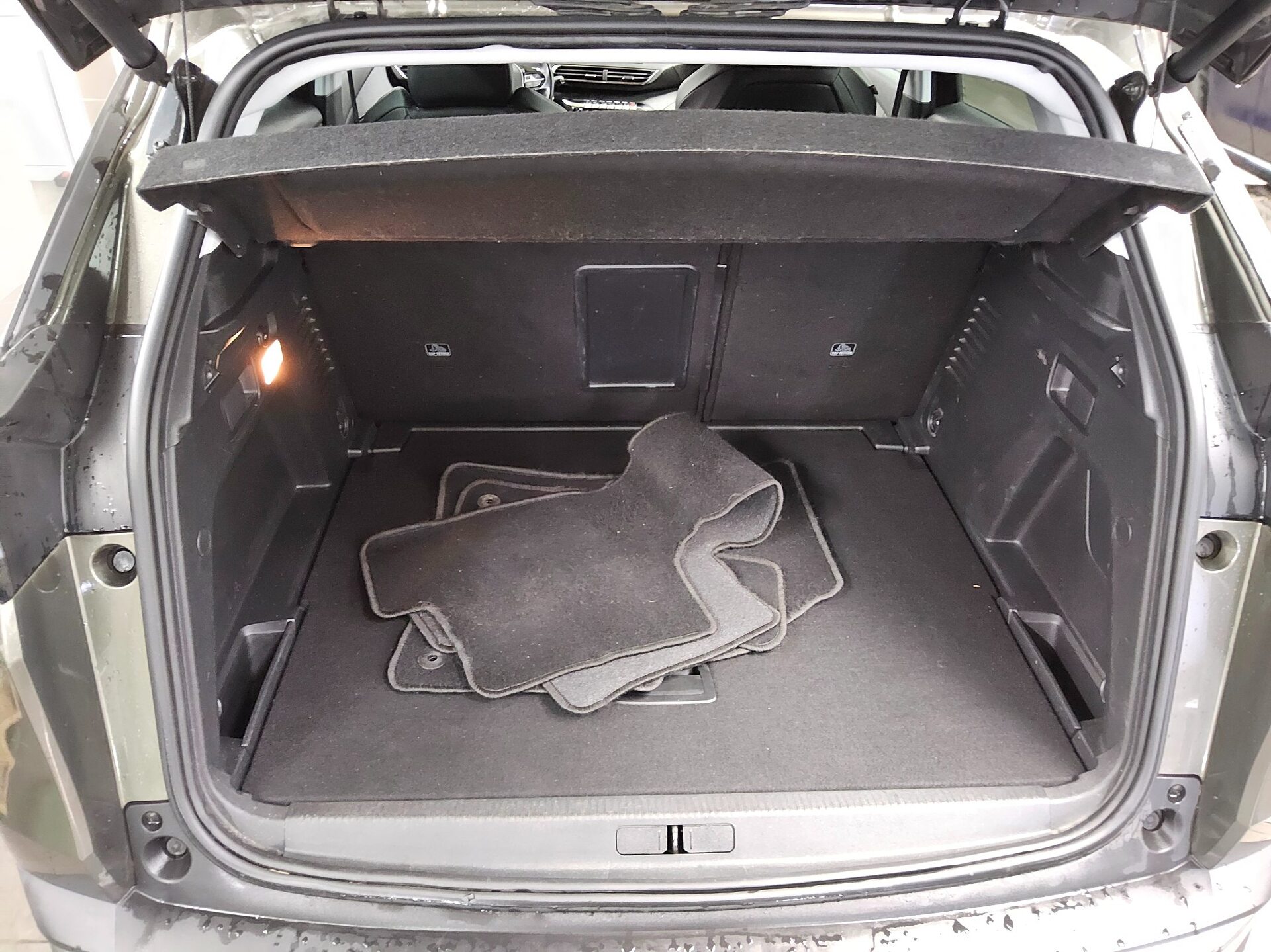 Peugeot 3008 1.5 BlueHDi 130 Allure Navi SHZ 12