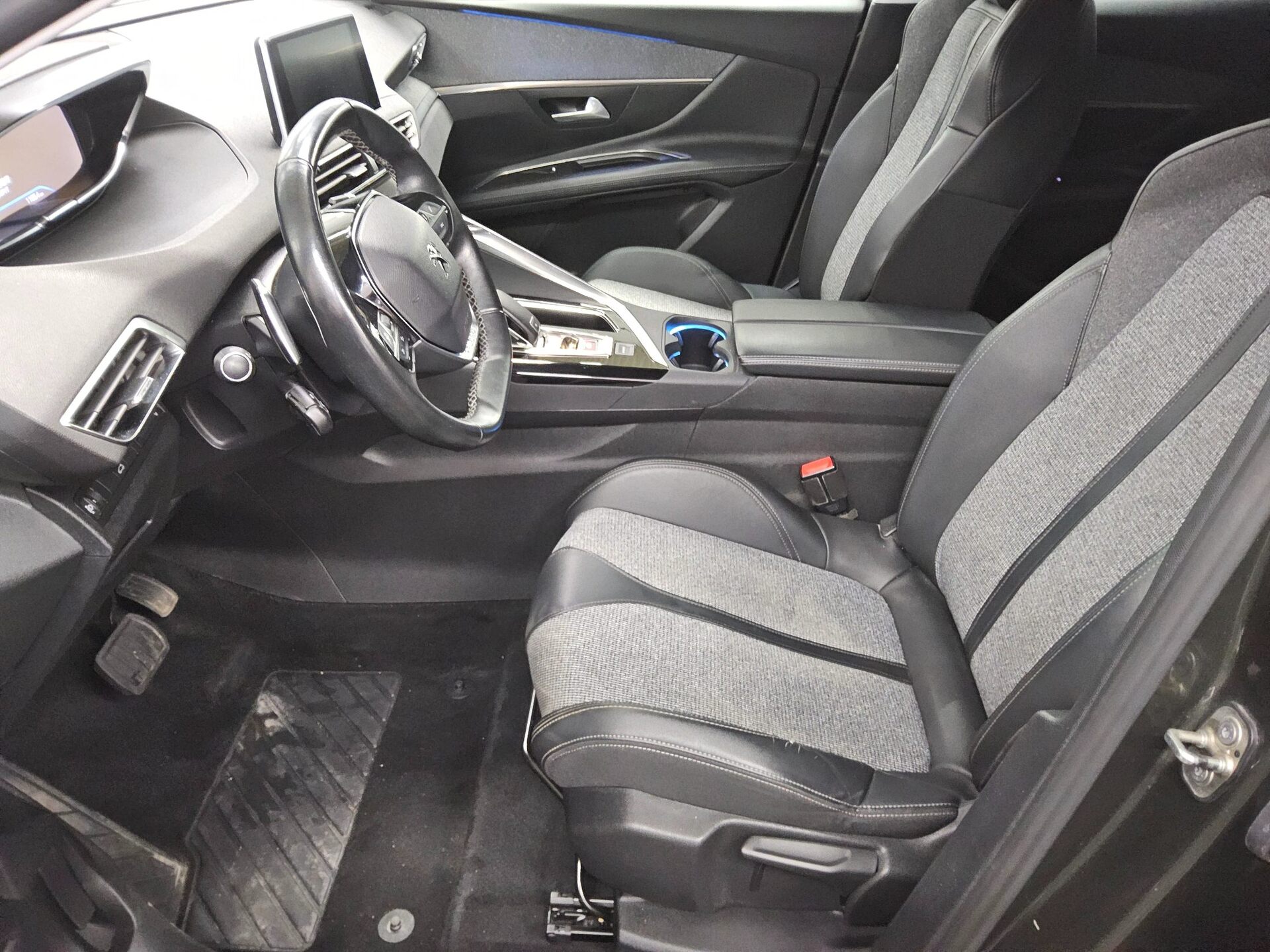 Peugeot 3008 1.5 BlueHDi 130 Allure Navi SHZ 9