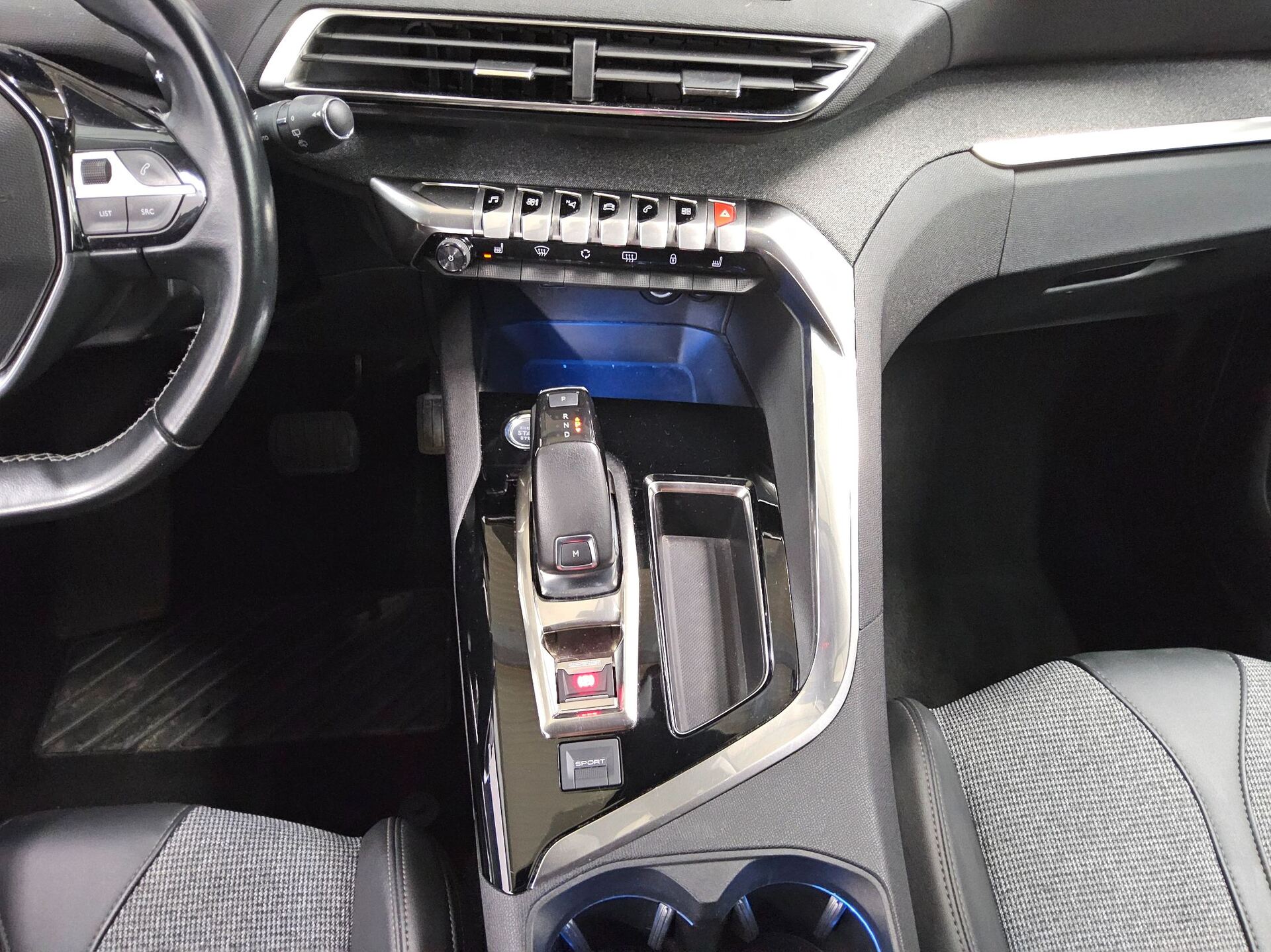 Peugeot 3008 1.5 BlueHDi 130 Allure Navi SHZ 6