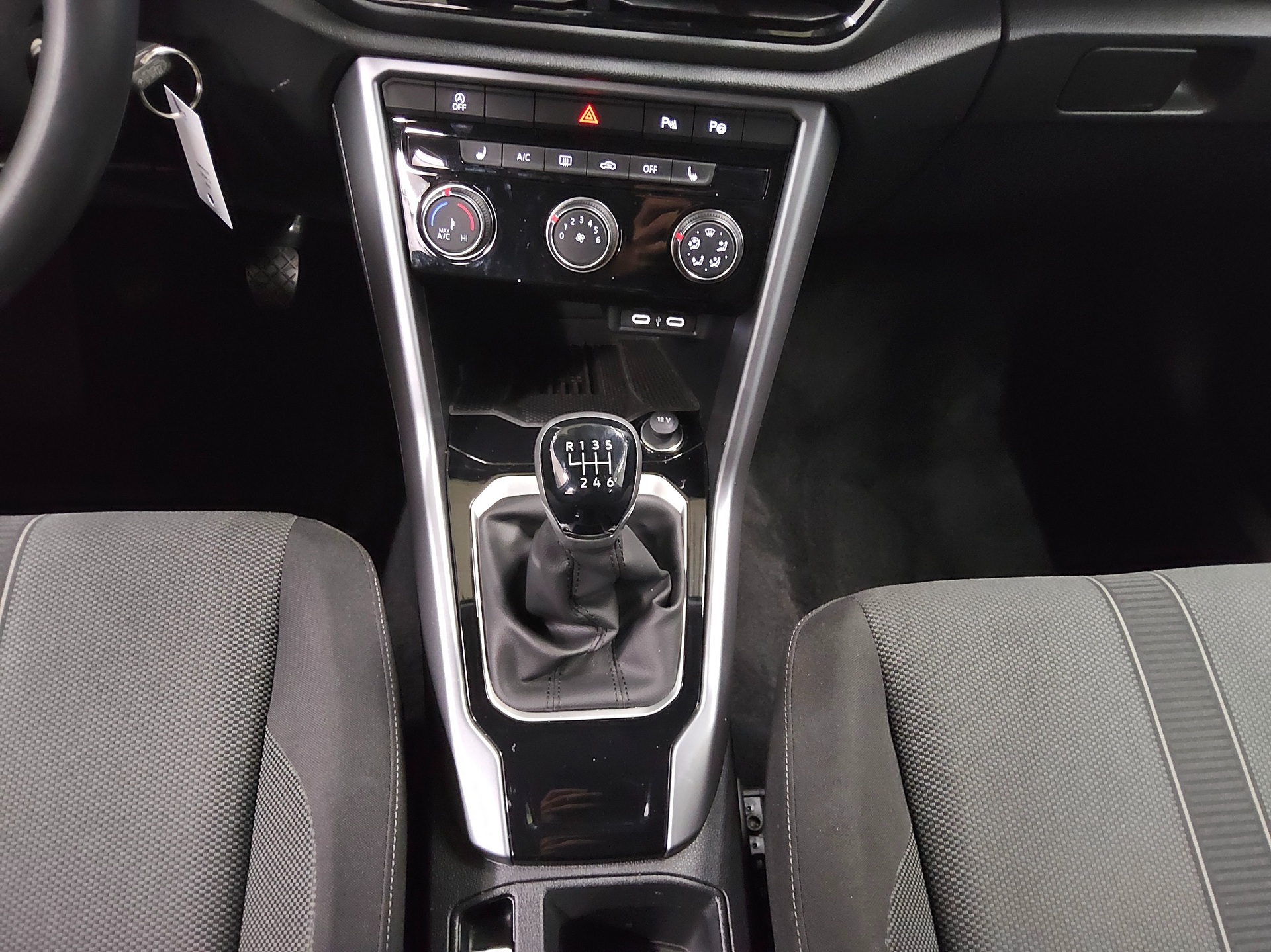 Volkswagen T-Roc 1.0 TSI Life AID PDC SHZ 6