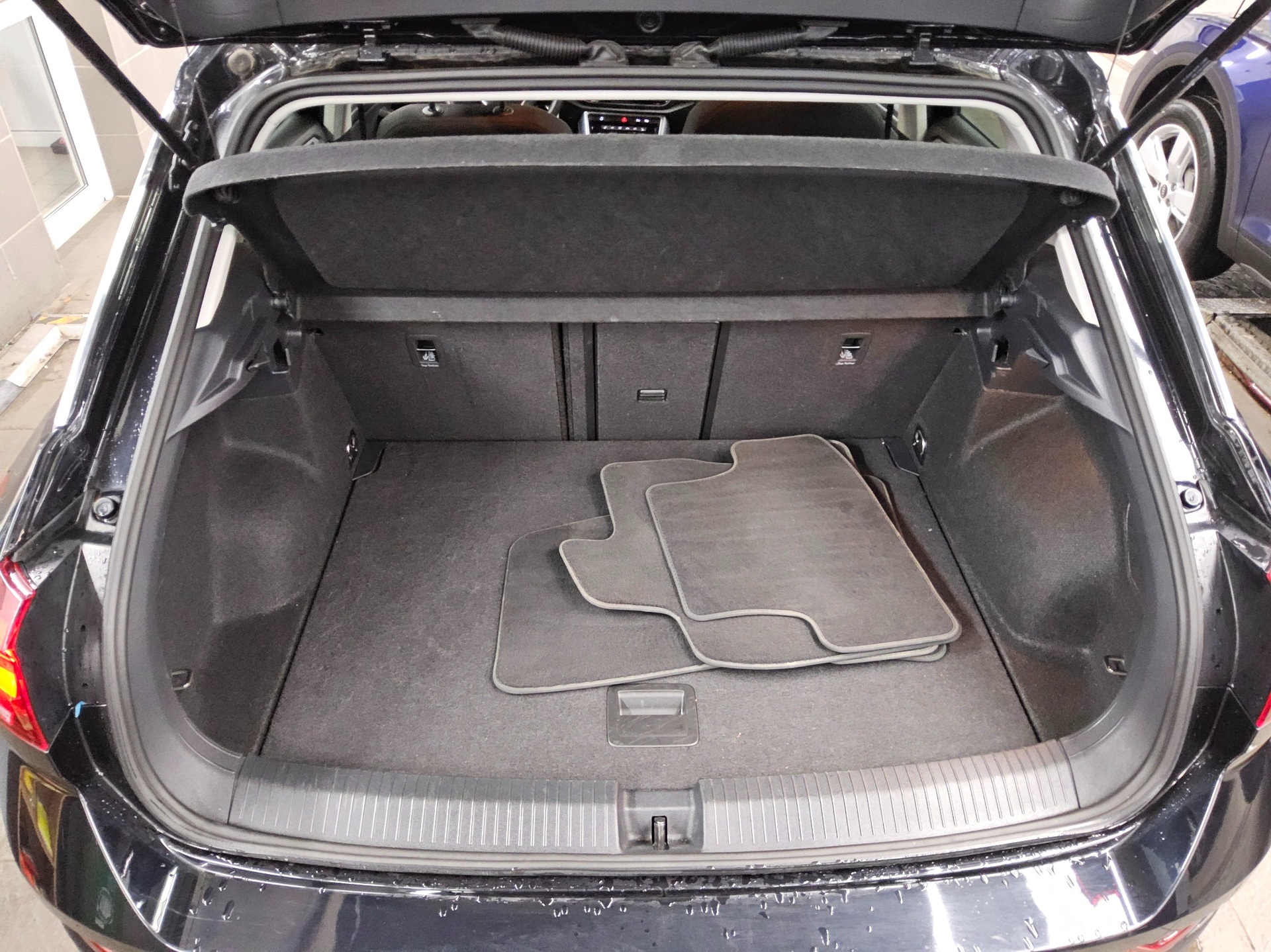 Volkswagen T-Roc 1.0 TSI Life AID PDC SHZ 12