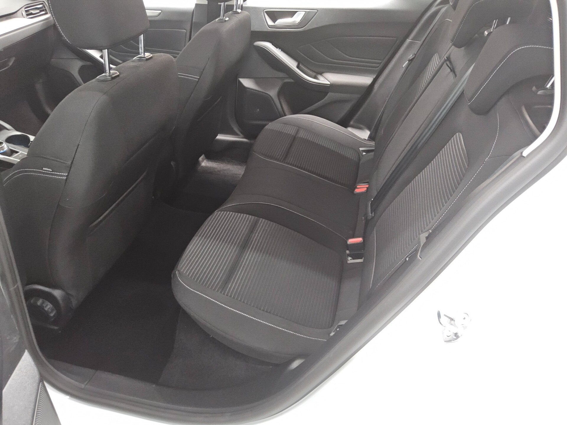 Ford Focus Turnier 1.5 EB Titanium X Navi LED RFK 13