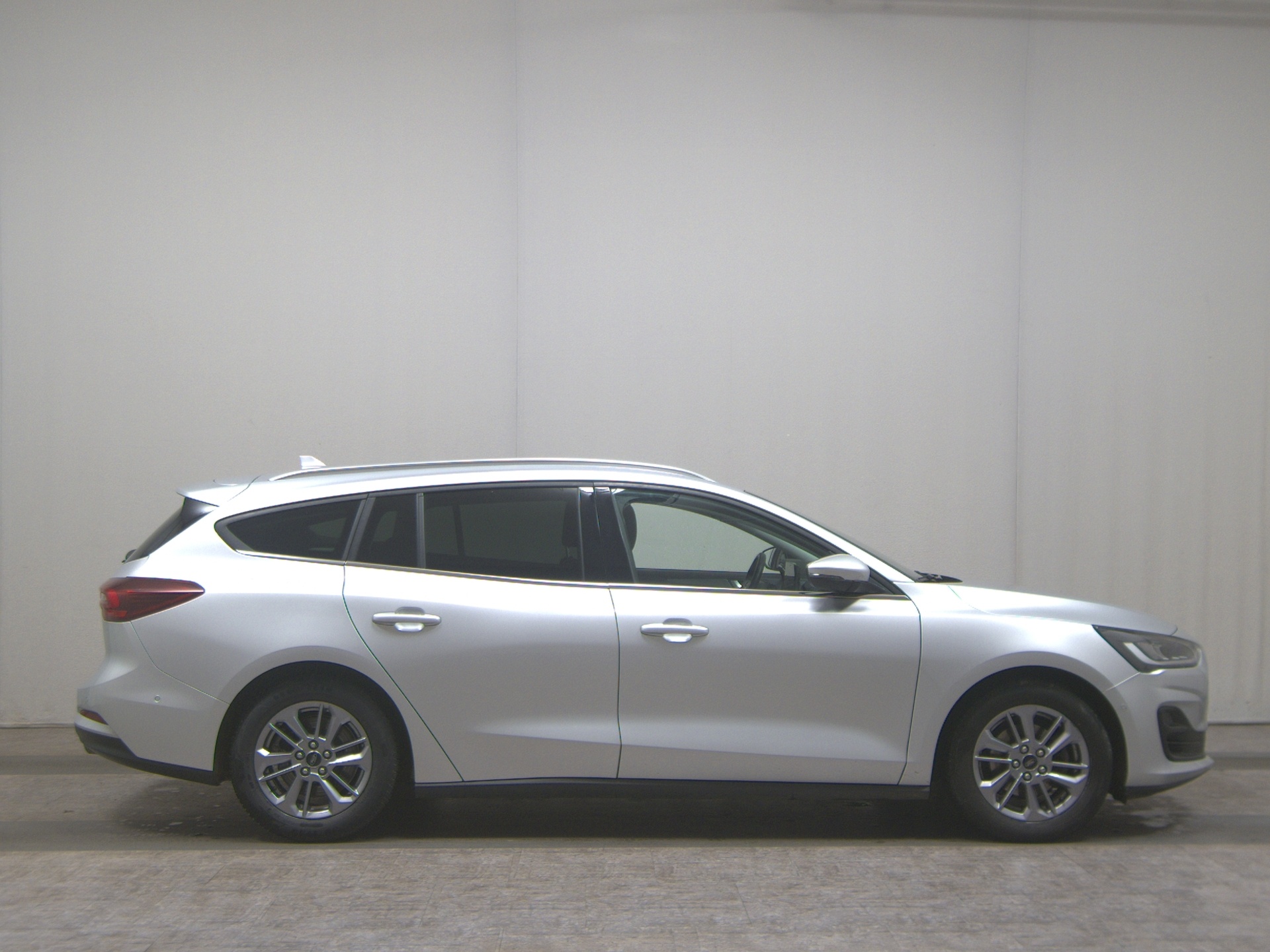 Ford Focus Turnier 1.5 EB Titanium X Navi LED RFK