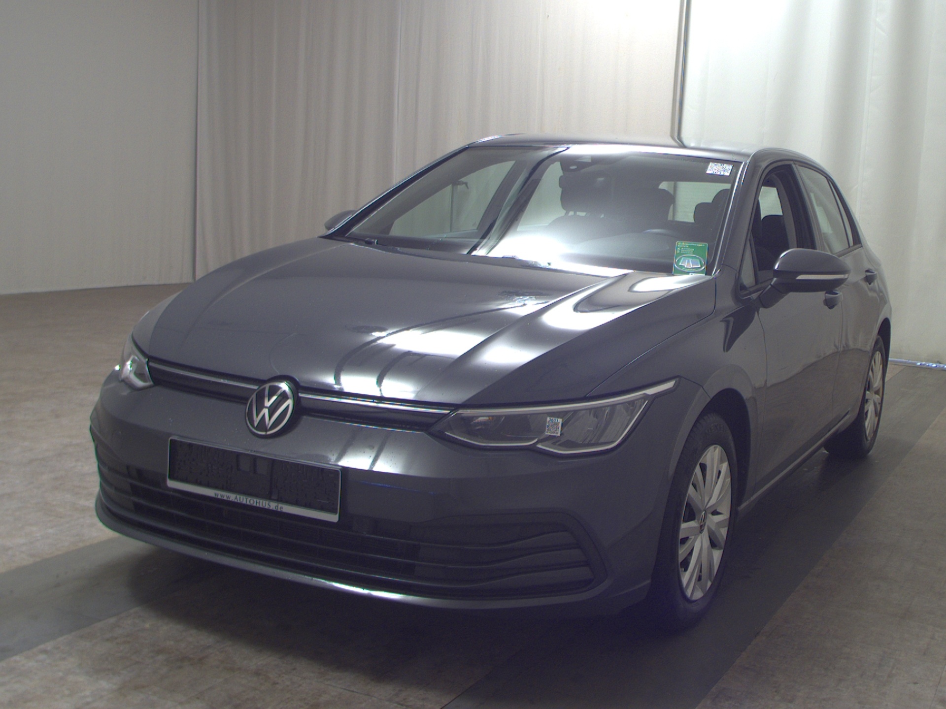 Volkswagen Golf-8 2.0 TDI Life Navi LED ACC PDC Shz 2