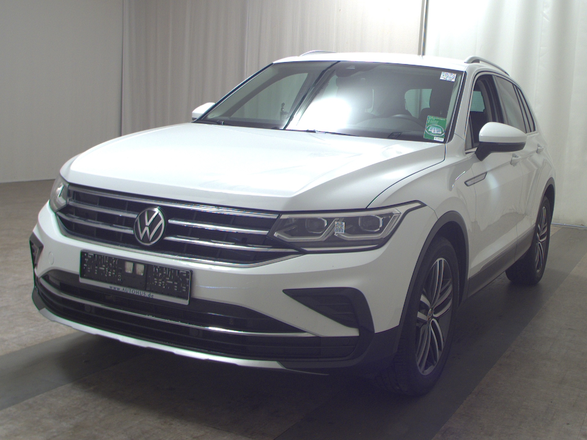 Volkswagen Tiguan 2.0 TDI Elegance Navi LED AID AHK ACC Shz 2