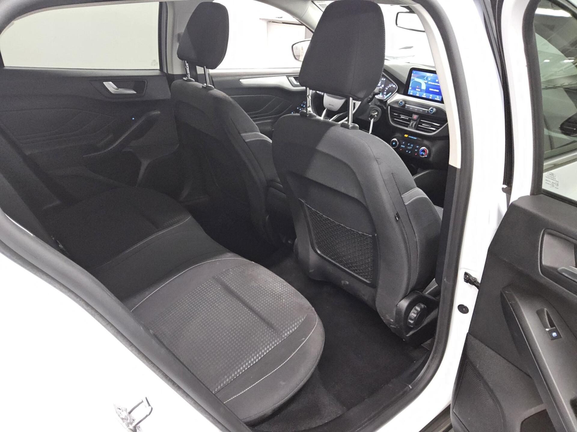 Ford Focus Turnier 1.5 EB Cool&Connect Navi LED RfK 13