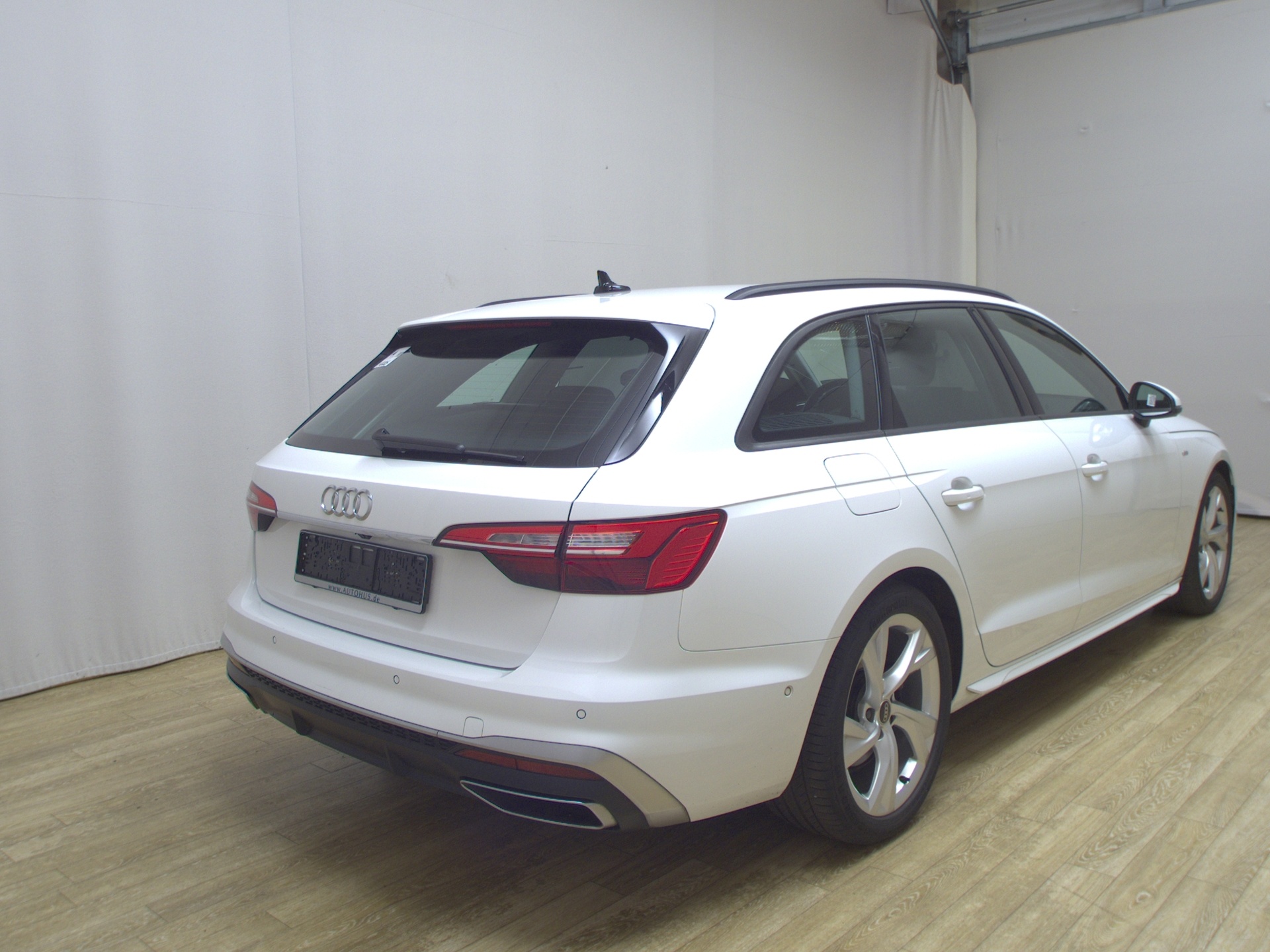Audi A4 Avant 35 TFSI S-Line Navi LED RfK Tempomat 4