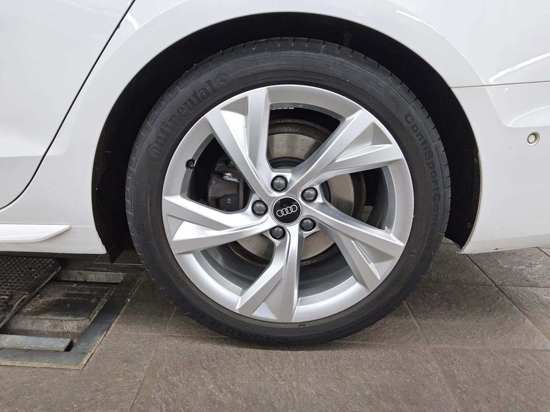 Audi A4 Avant 35 TFSI S-Line Navi LED RfK Tempomat 10