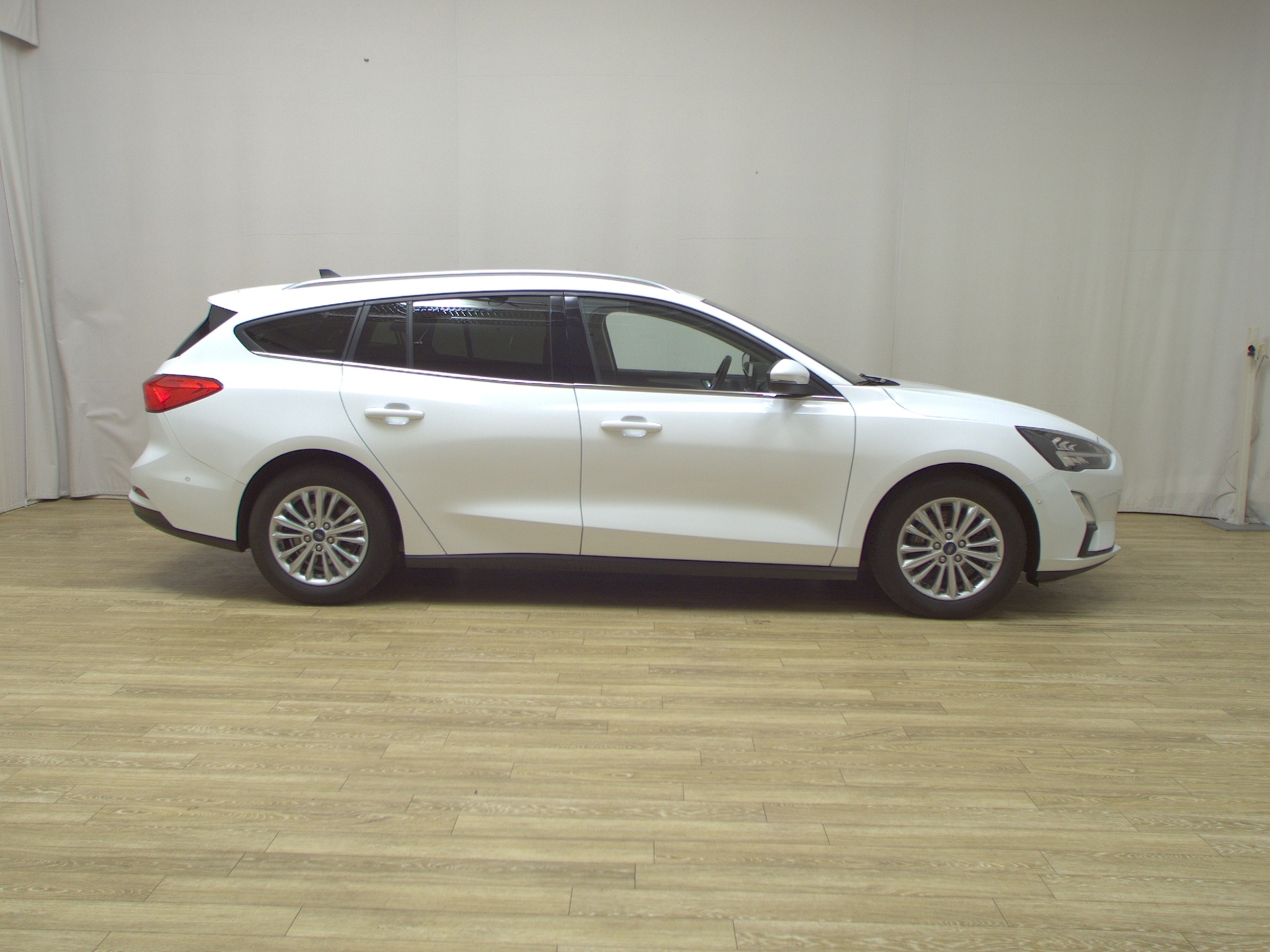 Ford Focus Turnier 2.0 EB Titanium Navi LED Shz RFK