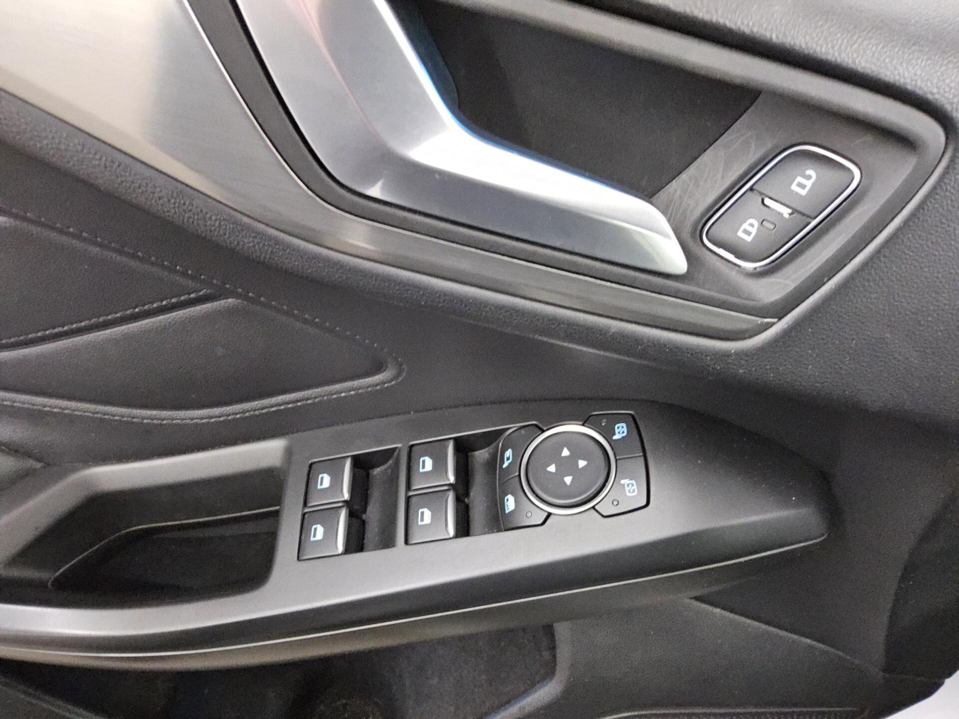 Ford Focus Turnier 2.0 EB Titanium Navi LED Shz RFK 9