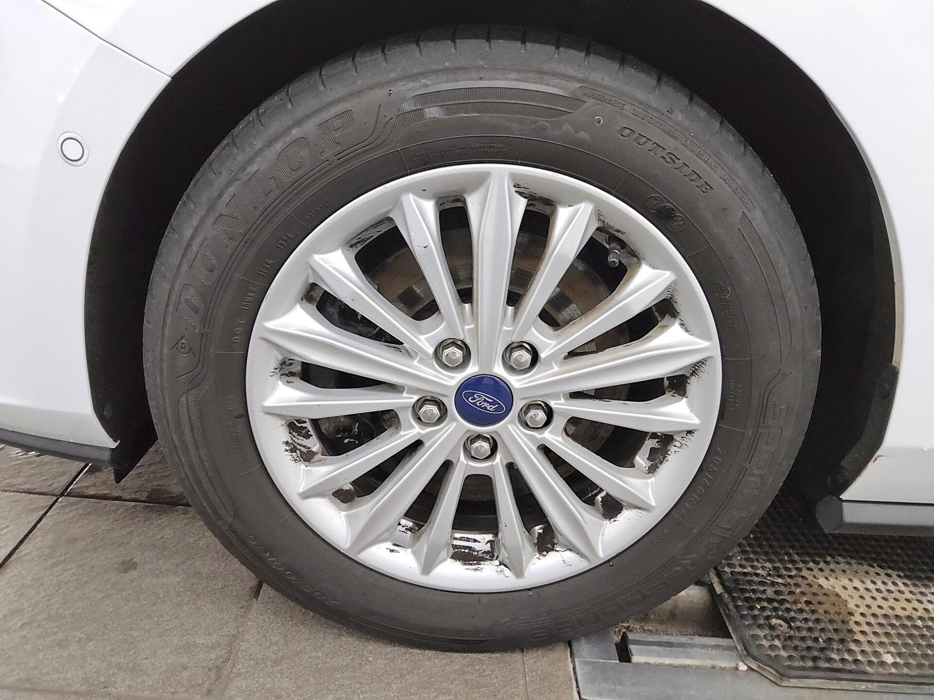 Ford Focus Turnier 2.0 EB Titanium Navi LED Shz RFK 10