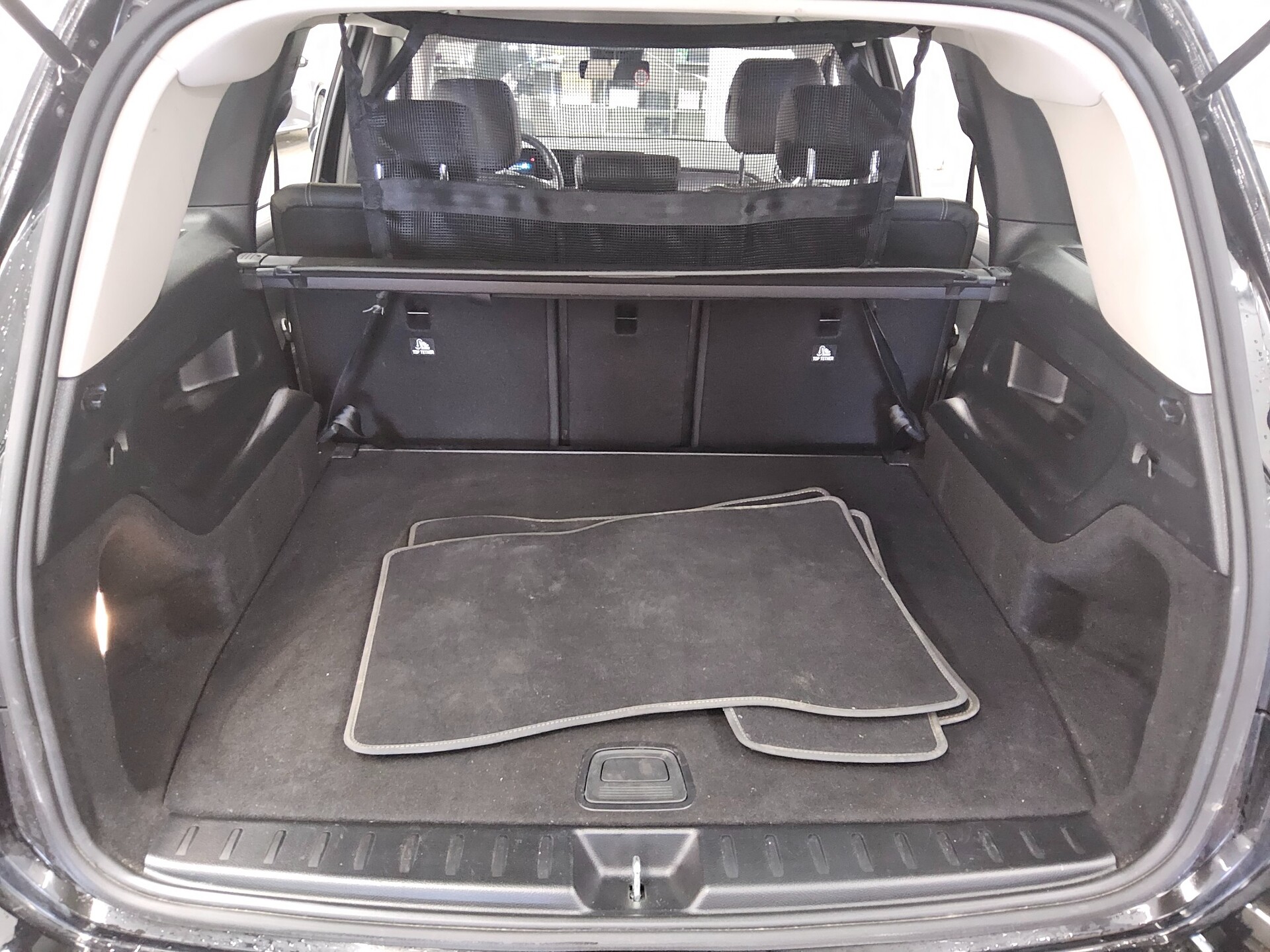 Mercedes-Benz GLB 200 d Progressive T-Leder Navi RfK PDC Shz 12