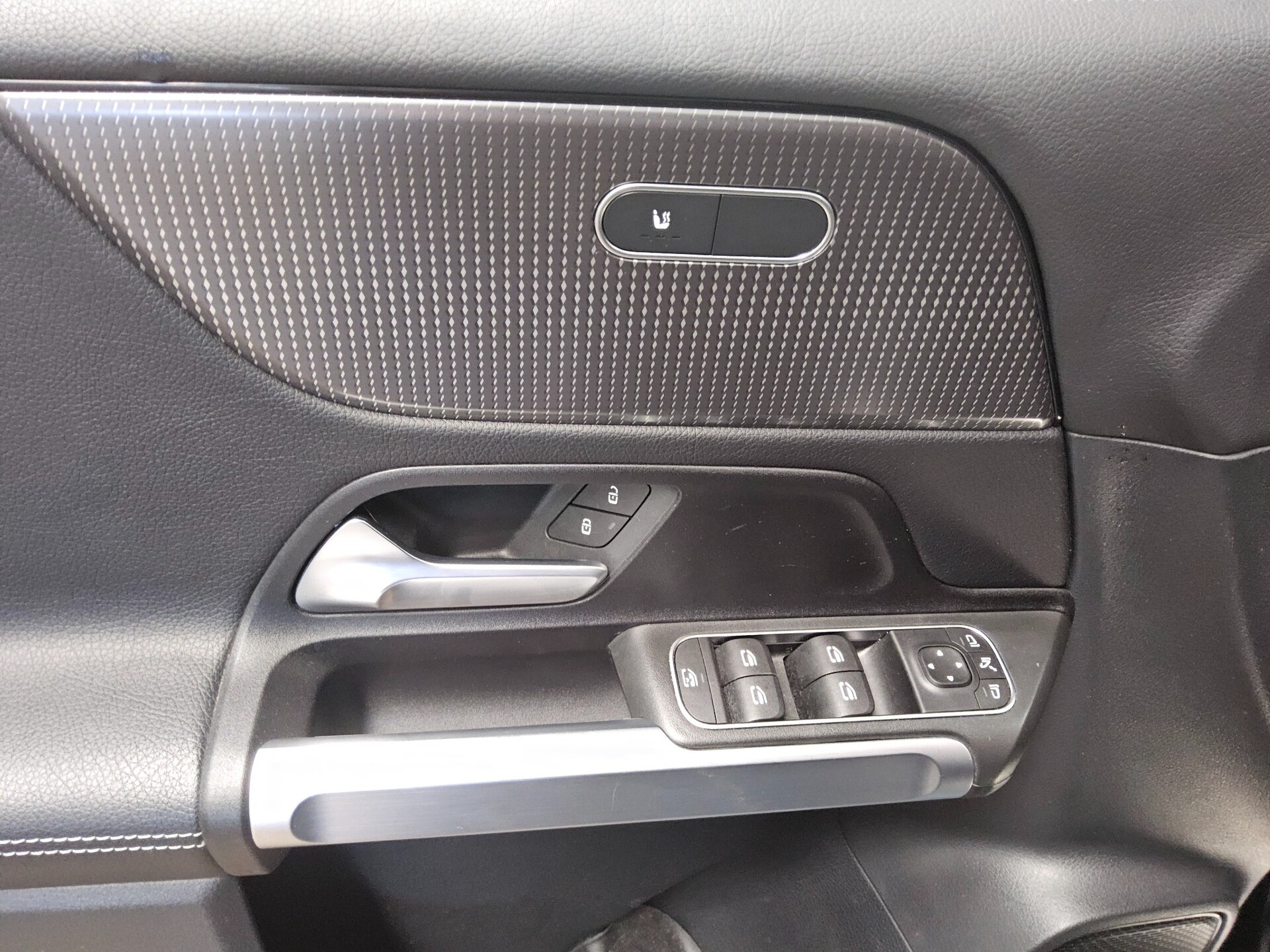 Mercedes-Benz GLB 200 d Progressive T-Leder Navi RfK PDC Shz 10