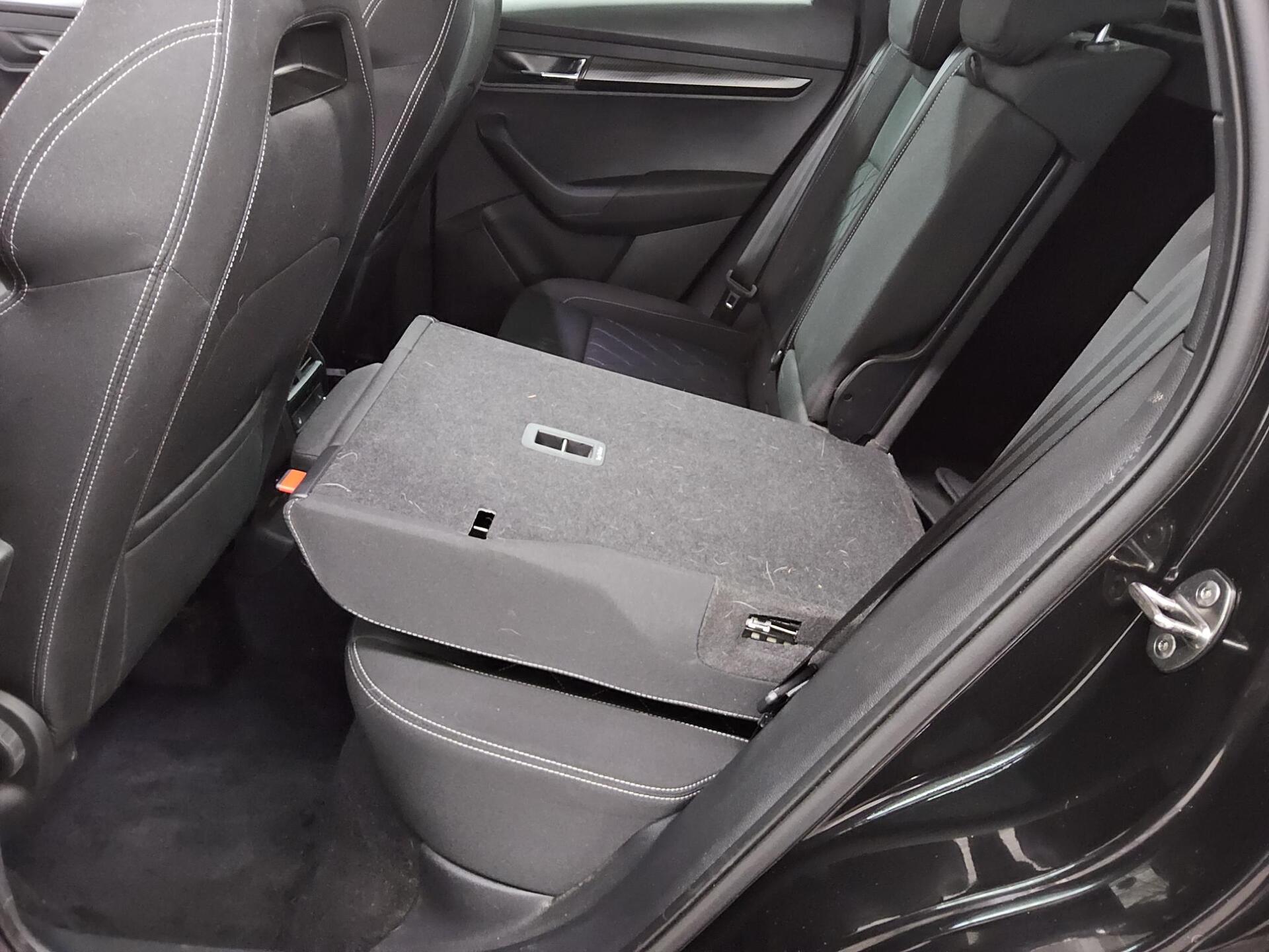 Skoda Karoq 2.0 TDI 4x4 SportLine Navi Pano LED AHK 13