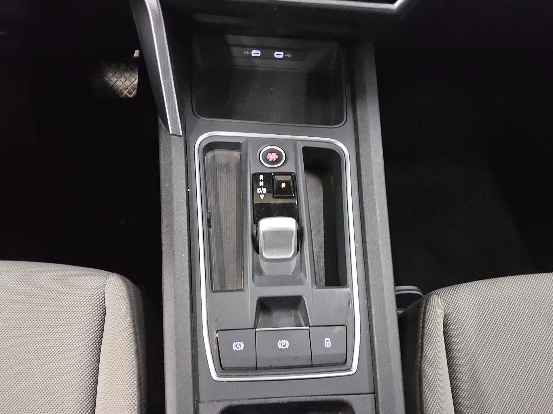 Seat Leon Sportstourer 2.0 TDI Style Navi LED Virtual 6