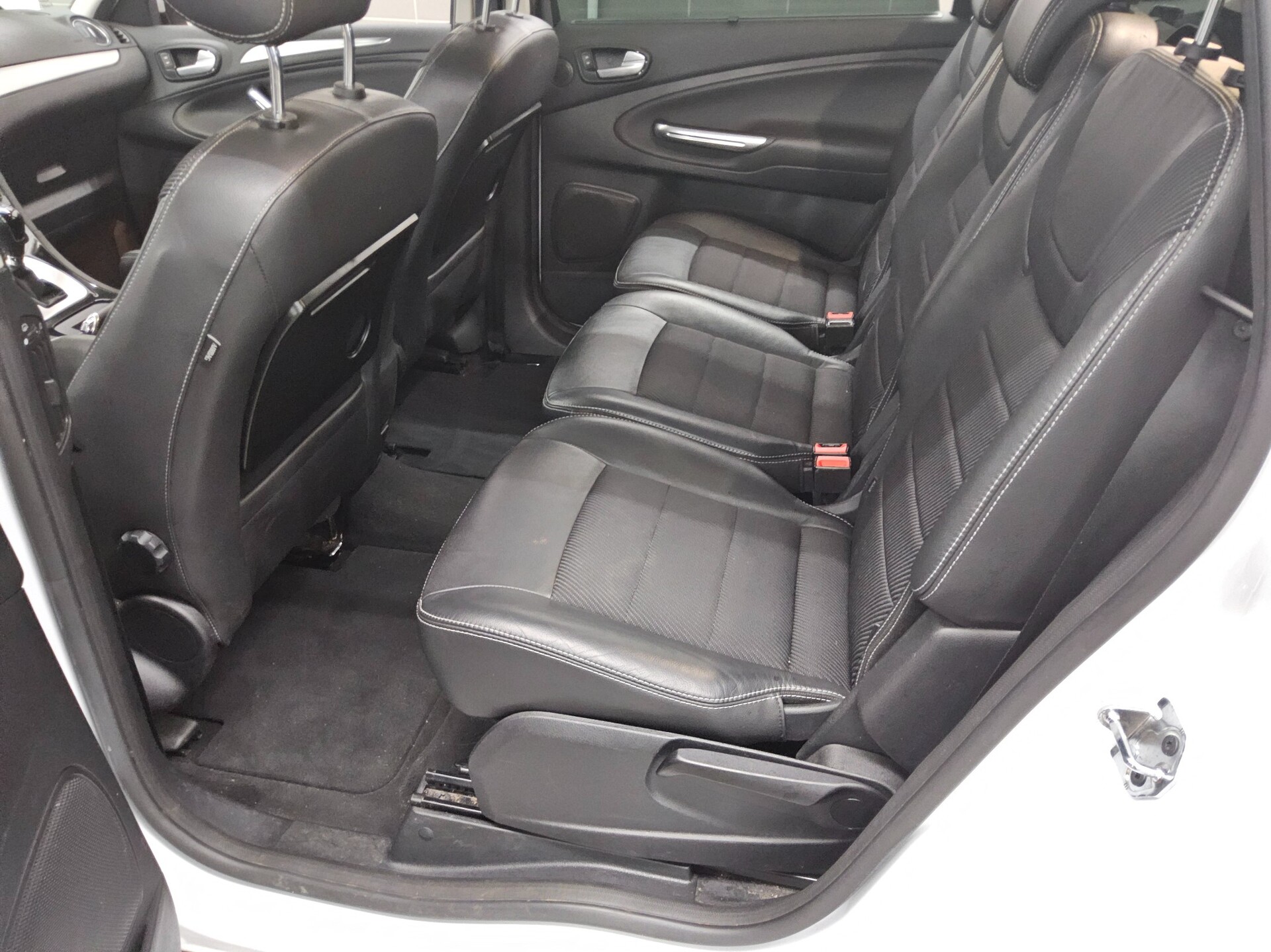 Ford S-Max 2.0 TDCi Titanium 7-Sitze AHK Pano HU12/27 12