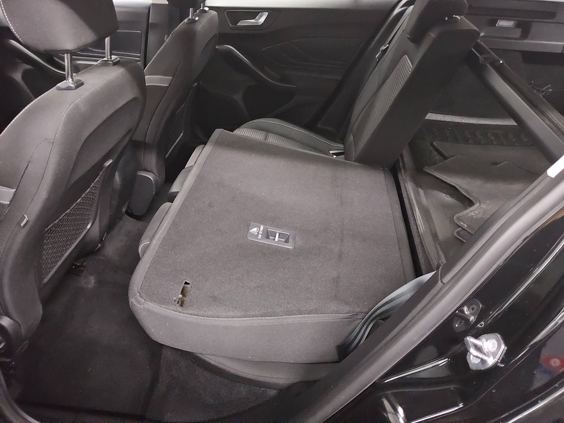 Ford Focus Turnier 1.5 EB Cool&Connect Navi LED DAB 12