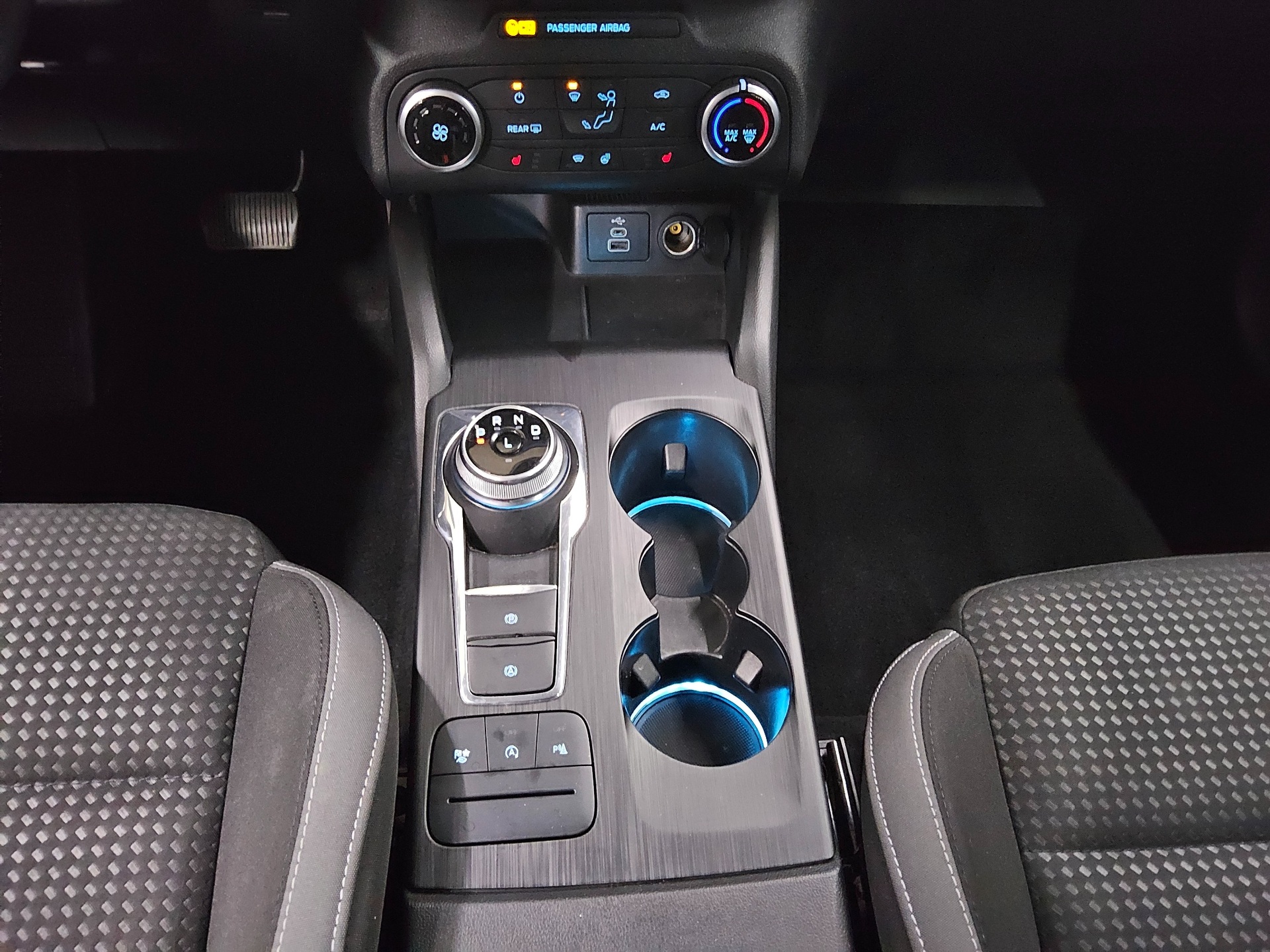 Ford Focus Turnier 1.5 EB Cool&Connect Navi LED DAB 6