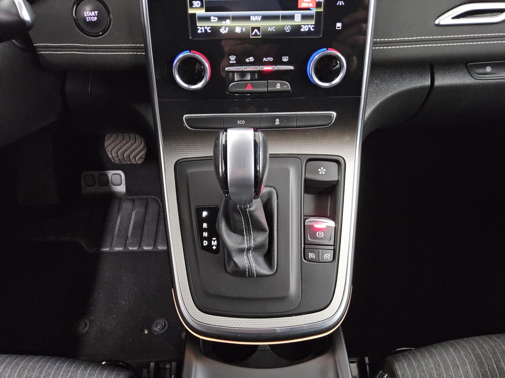 Renault Grand Scenic 1.3 TCe T-Leder Navi LED RfK PDC 6