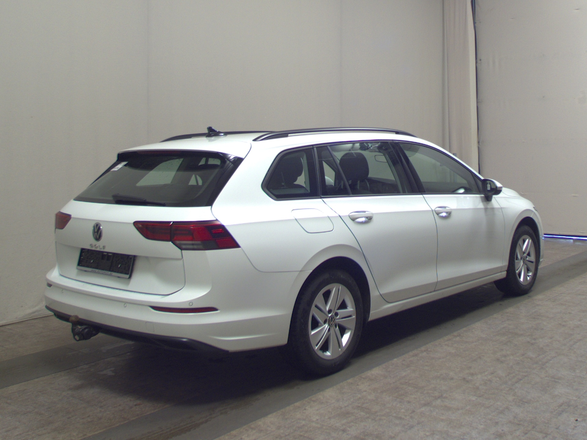 Volkswagen Golf-8 Var. 2.0 TDI Life Navi LED DC ACC AHK Shz 4