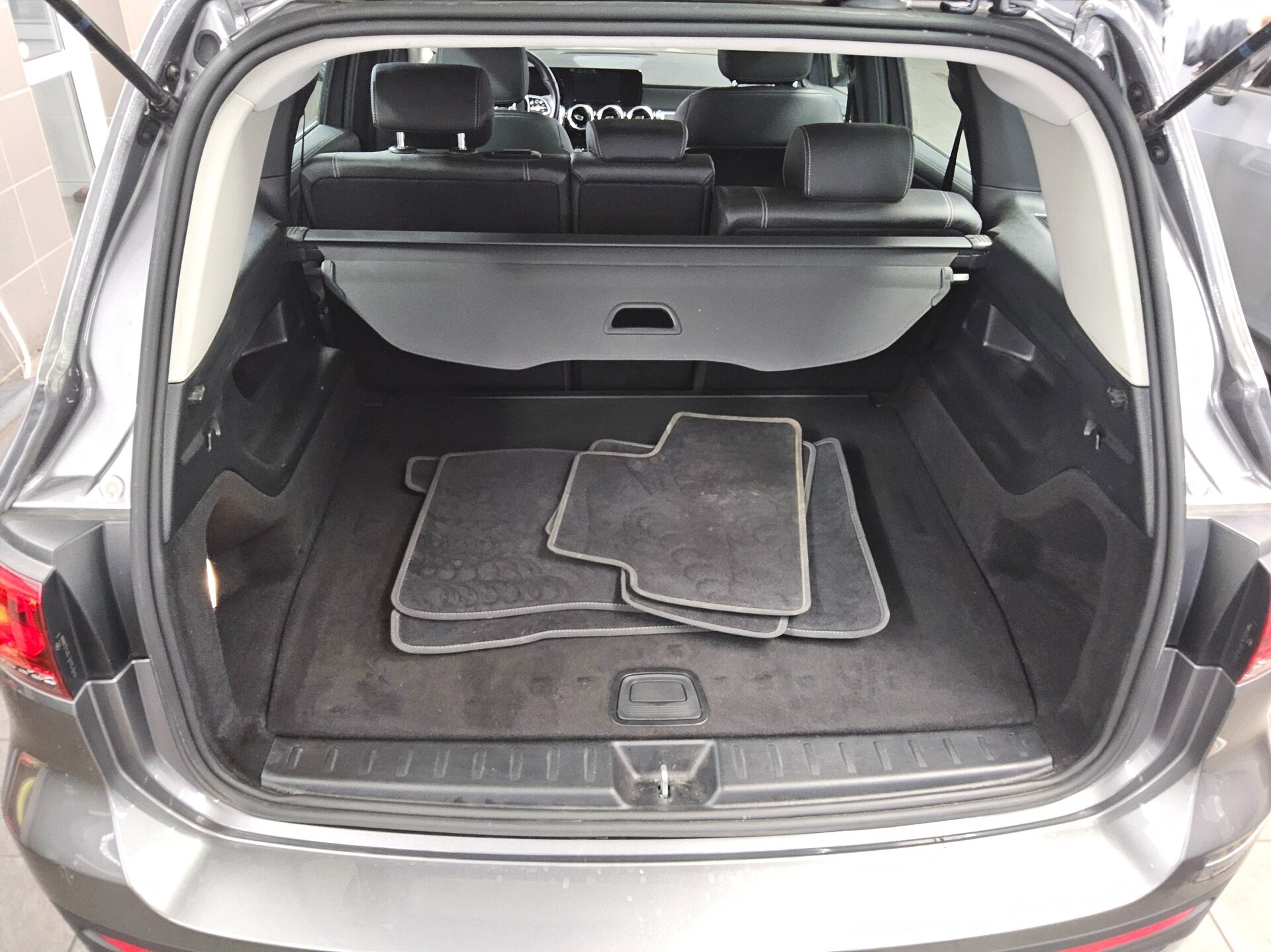 Mercedes-Benz GLB 200 d Progressive T-Leder Navi LED AHK RfK 12