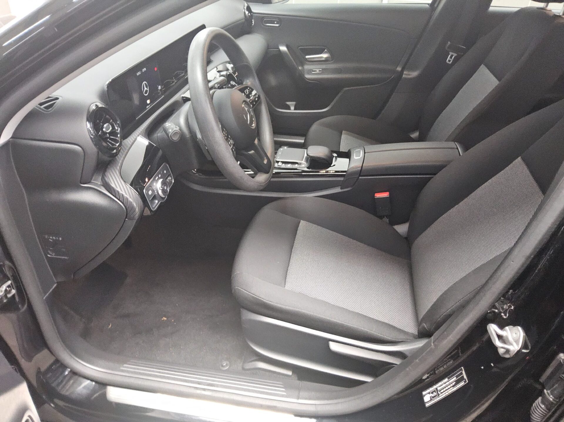 Mercedes-Benz A 250 e Navi Rückfahrkamera Shz PDC 9