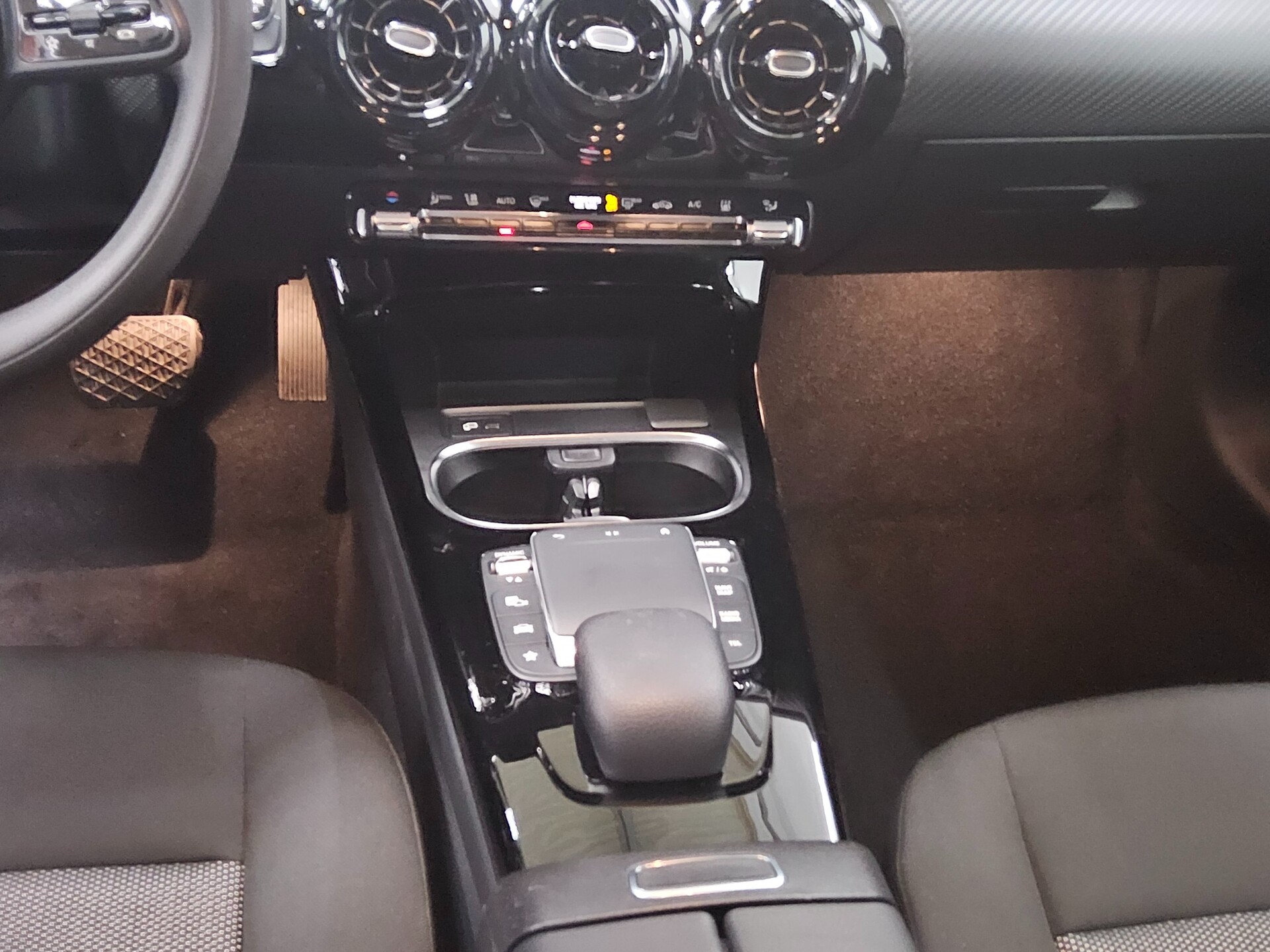 Mercedes-Benz A 250 e Navi Rückfahrkamera Shz PDC 6