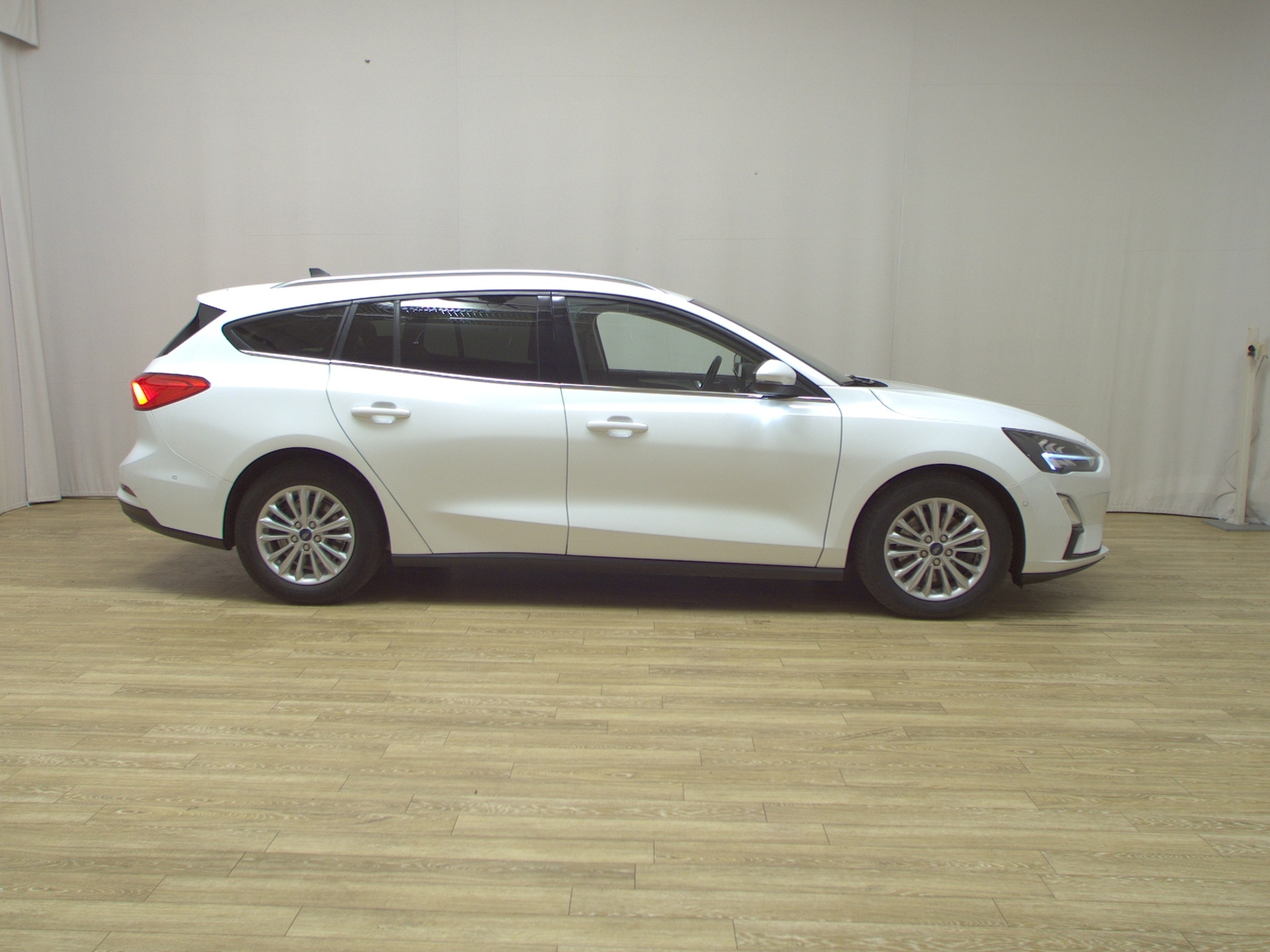 Ford Focus Turnier 2.0 EB Titanium Navi LED ACC RFK