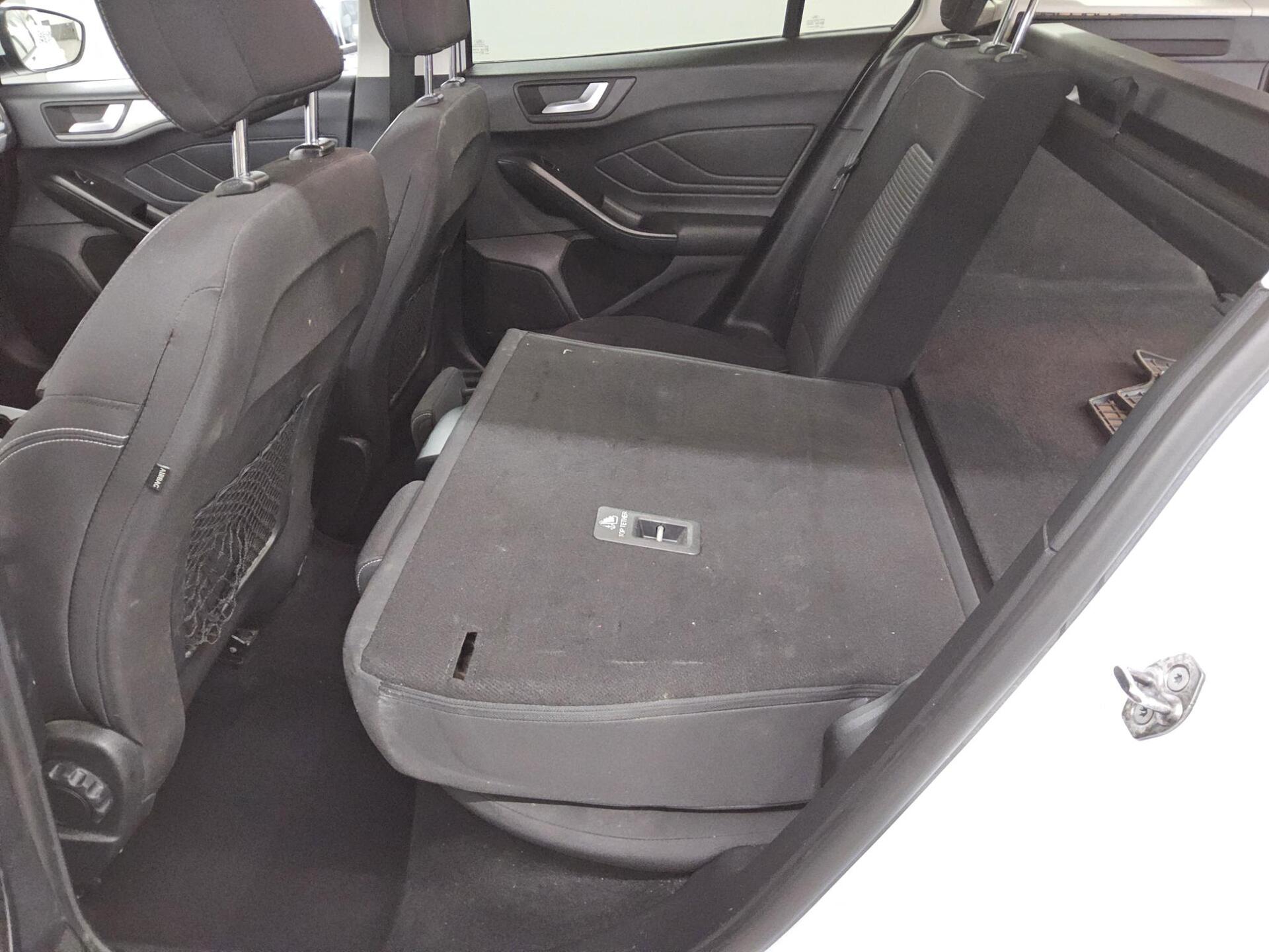 Ford Focus Turnier 2.0 EB Titanium Navi LED ACC RFK 12