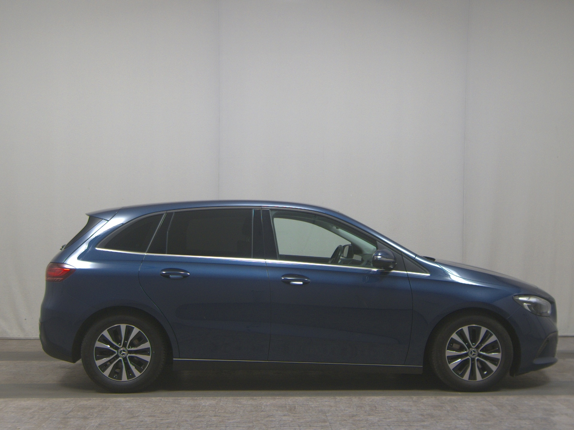 Mercedes-Benz B 200 d Navi LED el. Heckklappe AHK RFK