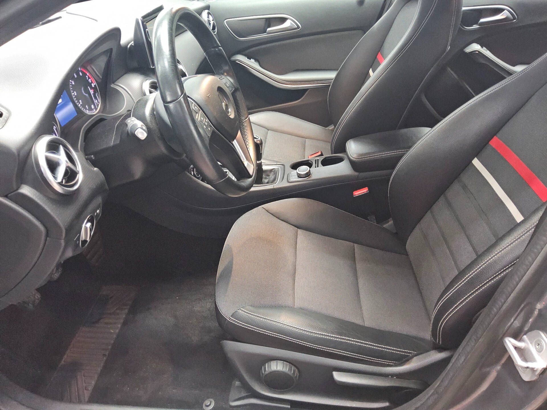 Mercedes-Benz A 180 Style T-Leder Navi PDC Shz 8