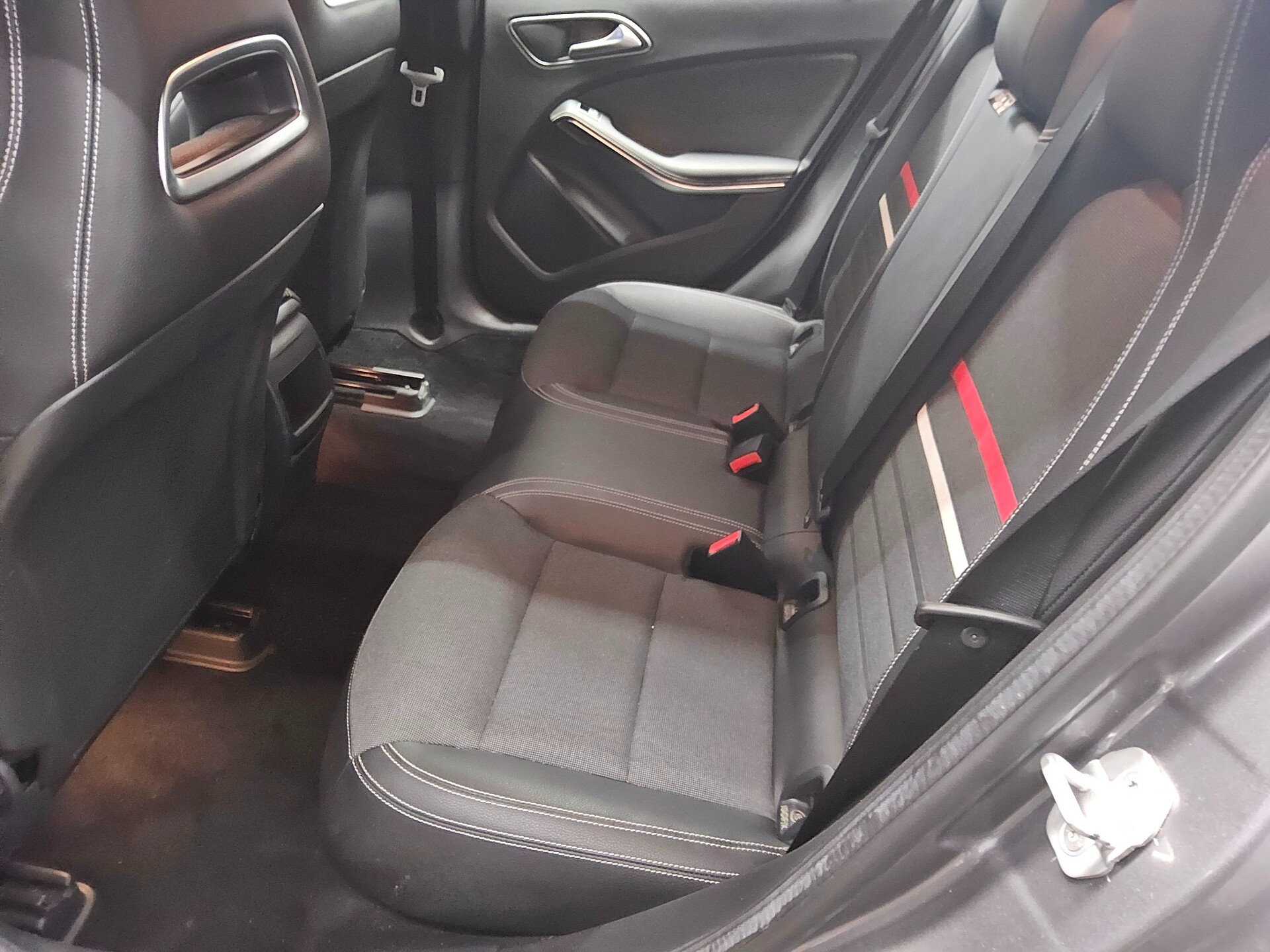 Mercedes-Benz A 180 Style T-Leder Navi PDC Shz 13