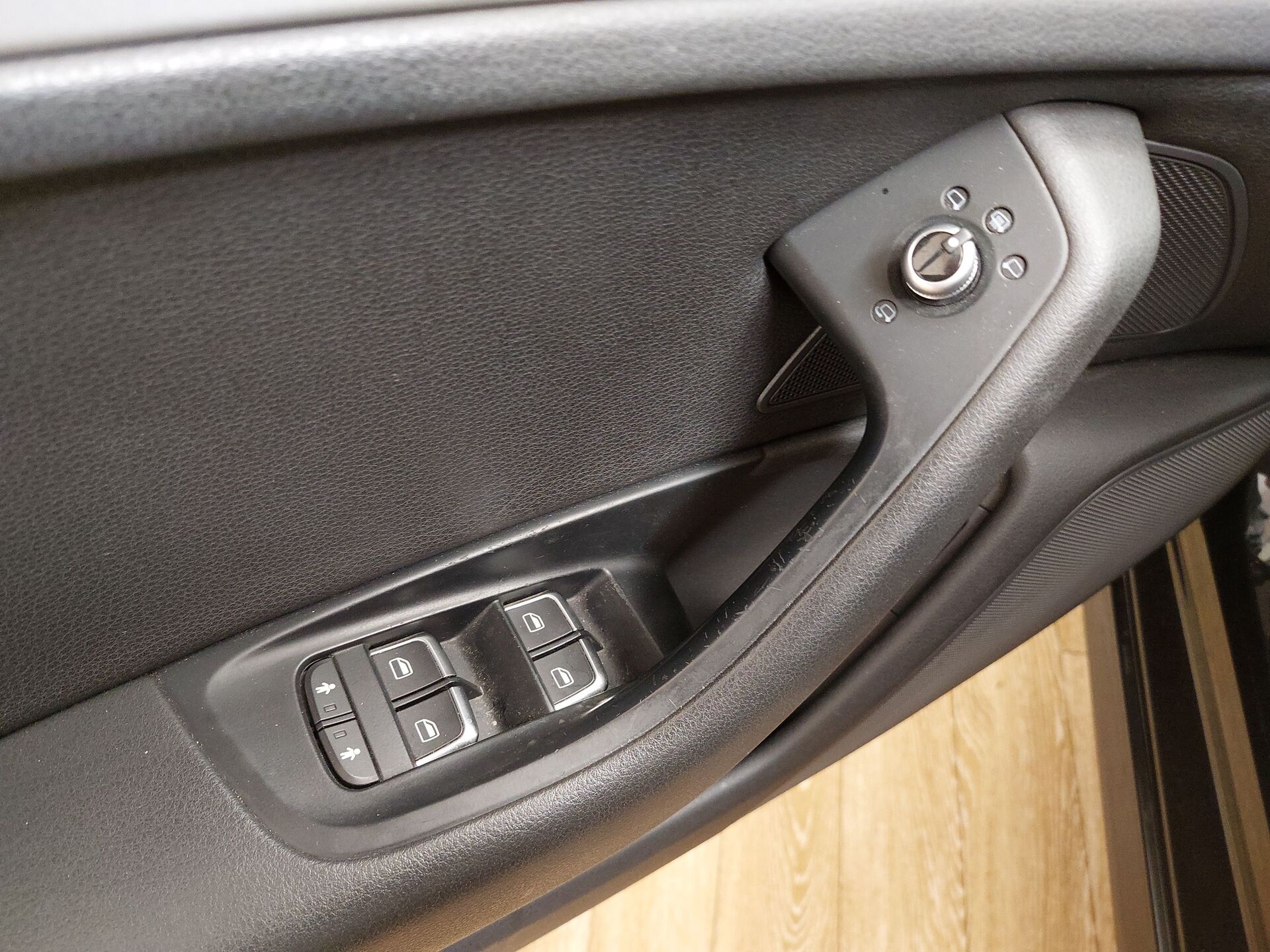 Audi A6 Avant S-Line LEDER NAVI KLIMAAUT XENON SHZ 14