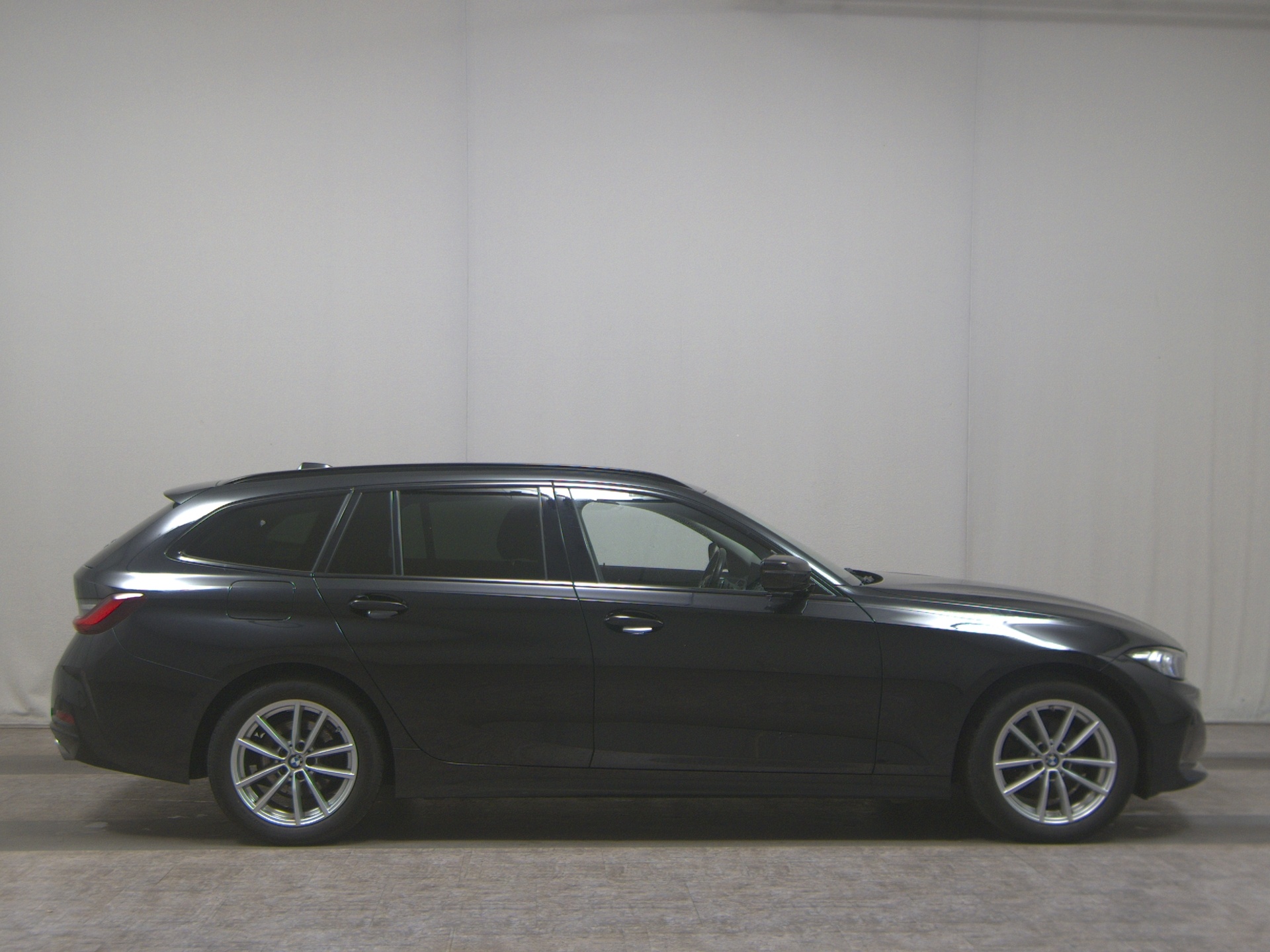 BMW 320dA Touring Navi LED Curved HuD AHK ACC Shz