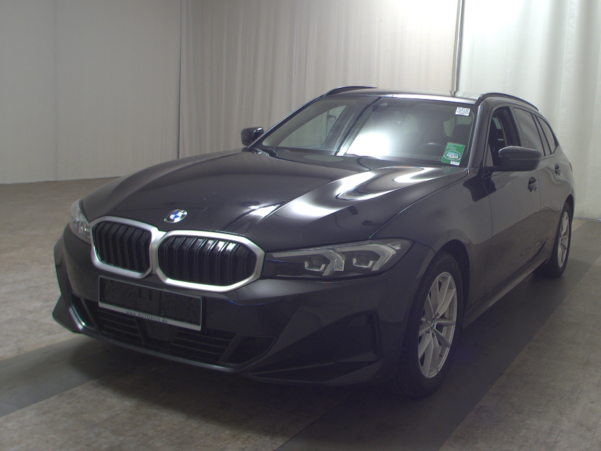 BMW 320dA Touring Navi LED Curved HuD AHK ACC Shz 2