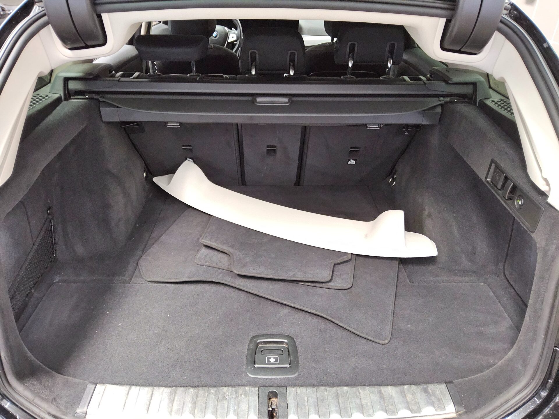 BMW 320dA Touring Navi LED Curved HuD AHK ACC Shz 12