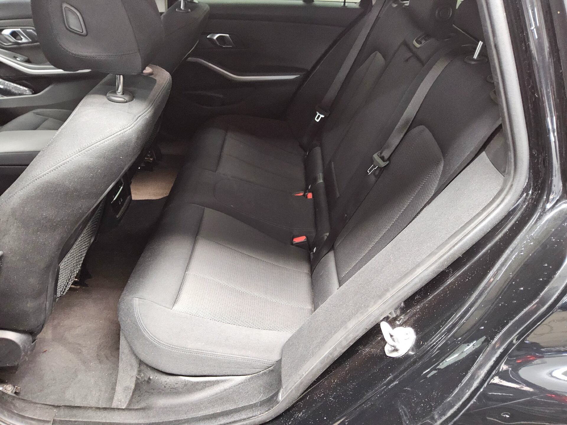 BMW 320dA Touring Navi LED Curved HuD AHK ACC Shz 13