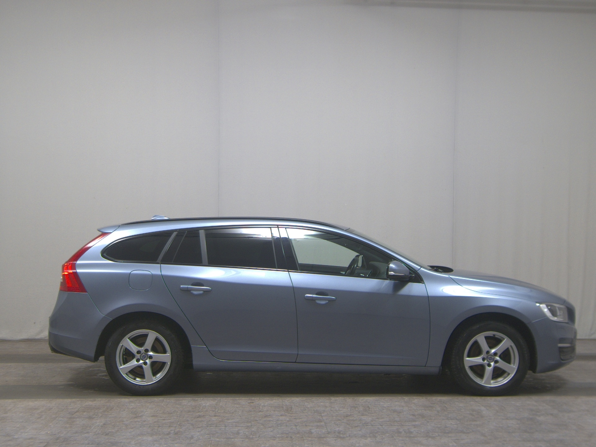 Volvo V60 D3 Kinetic Leder Navi Xenon PDC Shz Memory