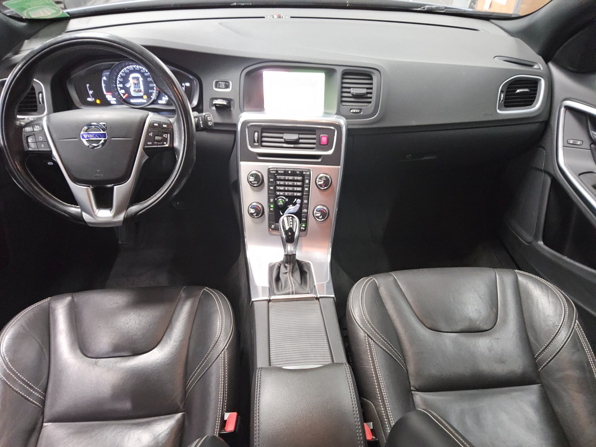 Volvo V60 D3 Kinetic Leder Navi Xenon PDC Shz Memory 5