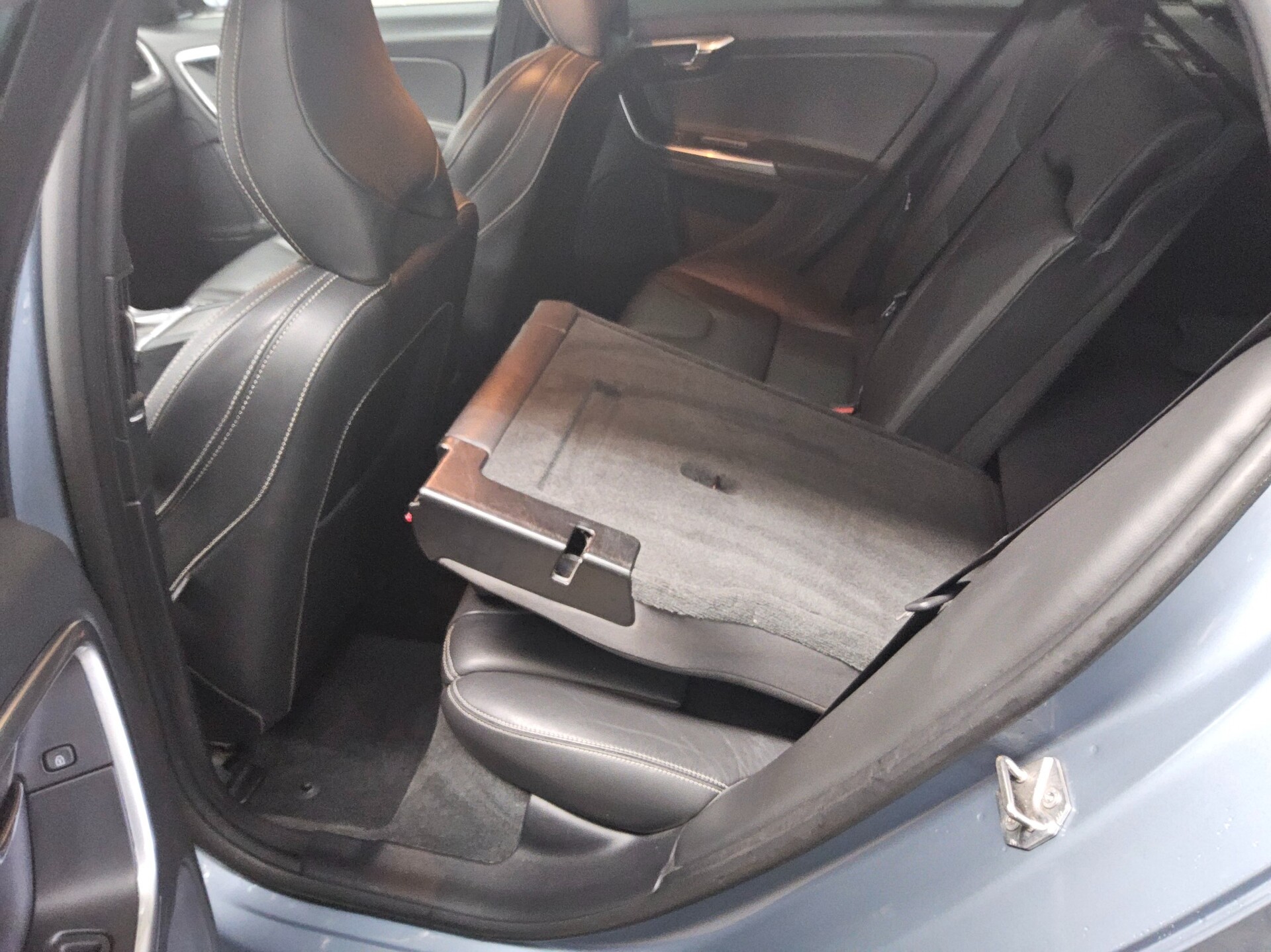 Volvo V60 D3 Kinetic Leder Navi Xenon PDC Shz Memory 13